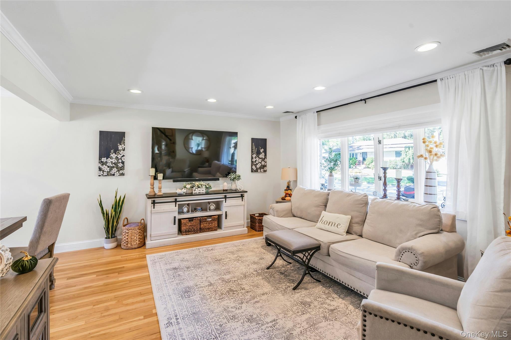 30 Rosalie Place, Commack, NY 11725