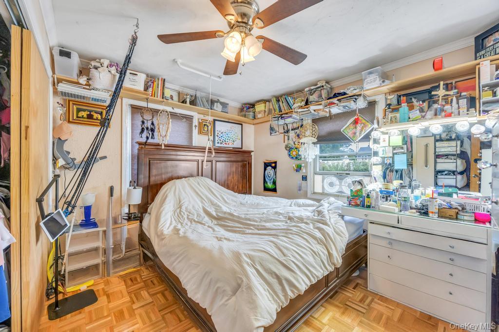 3 Snapdragon Lane, Levittown, NY 11756