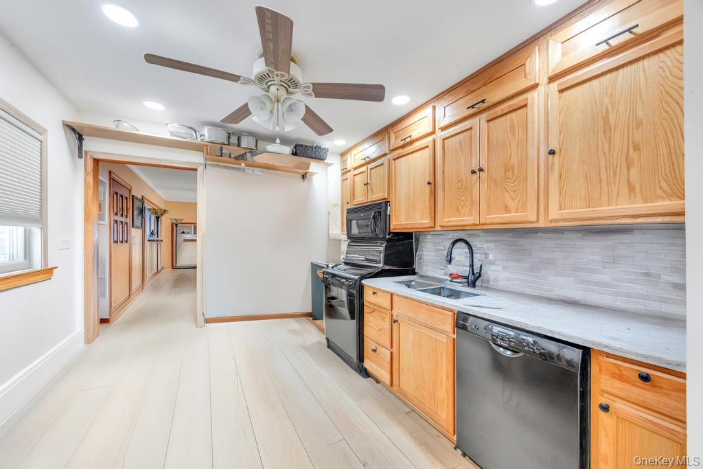 3 Snapdragon Lane, Levittown, NY 11756