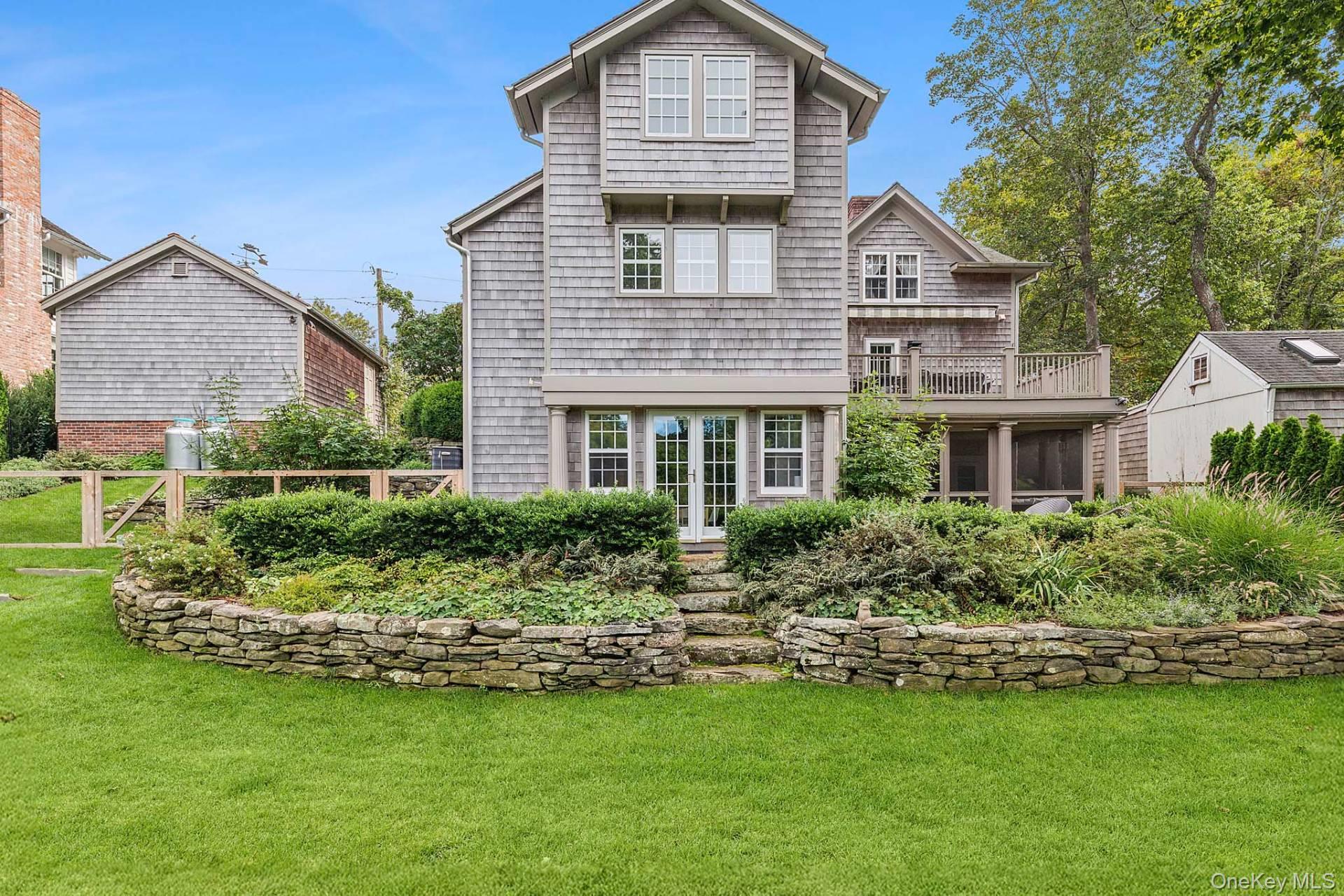 25 Henry Street, Sag Harbor, NY 11963