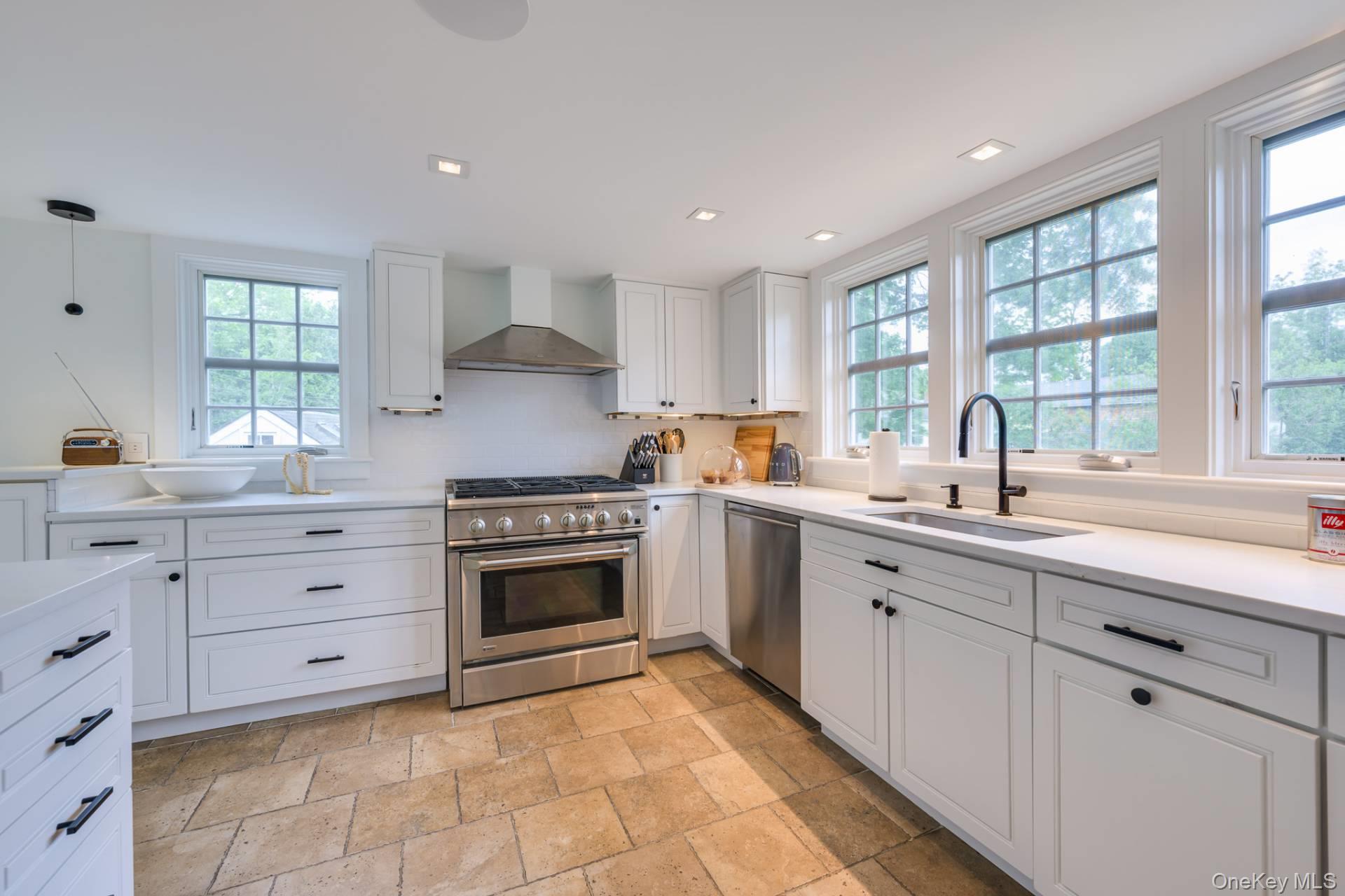 25 Henry Street, Sag Harbor, NY 11963