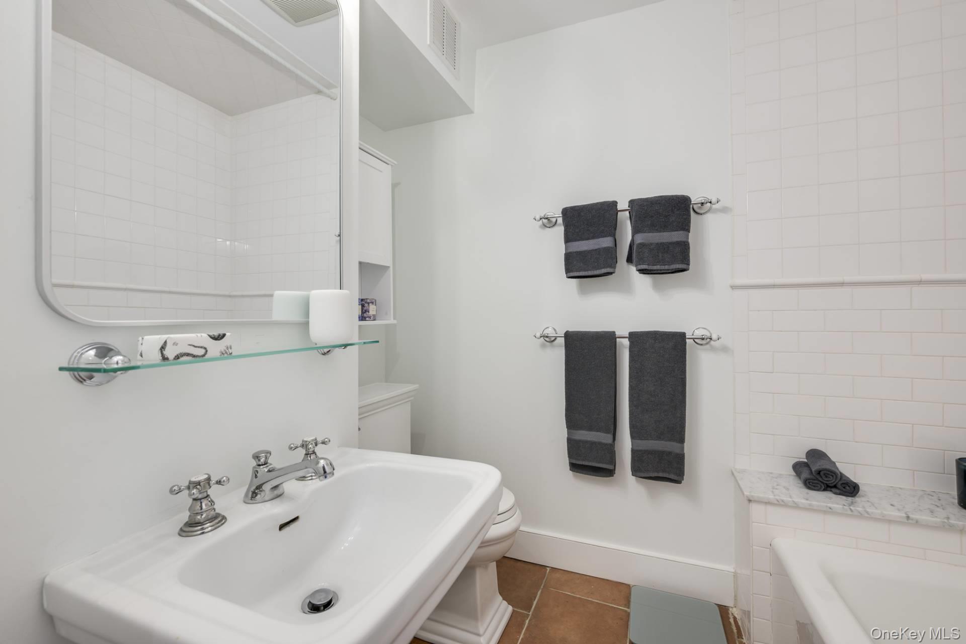 25 Henry Street, Sag Harbor, NY 11963