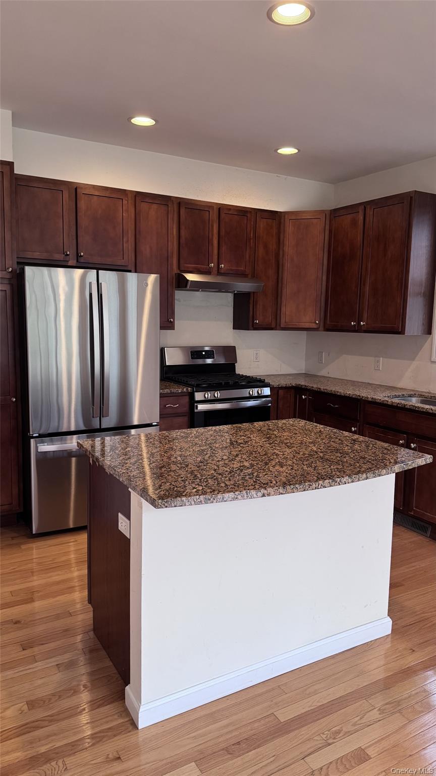 245 Buttonwood Way, Hopewell Junction, NY 12533