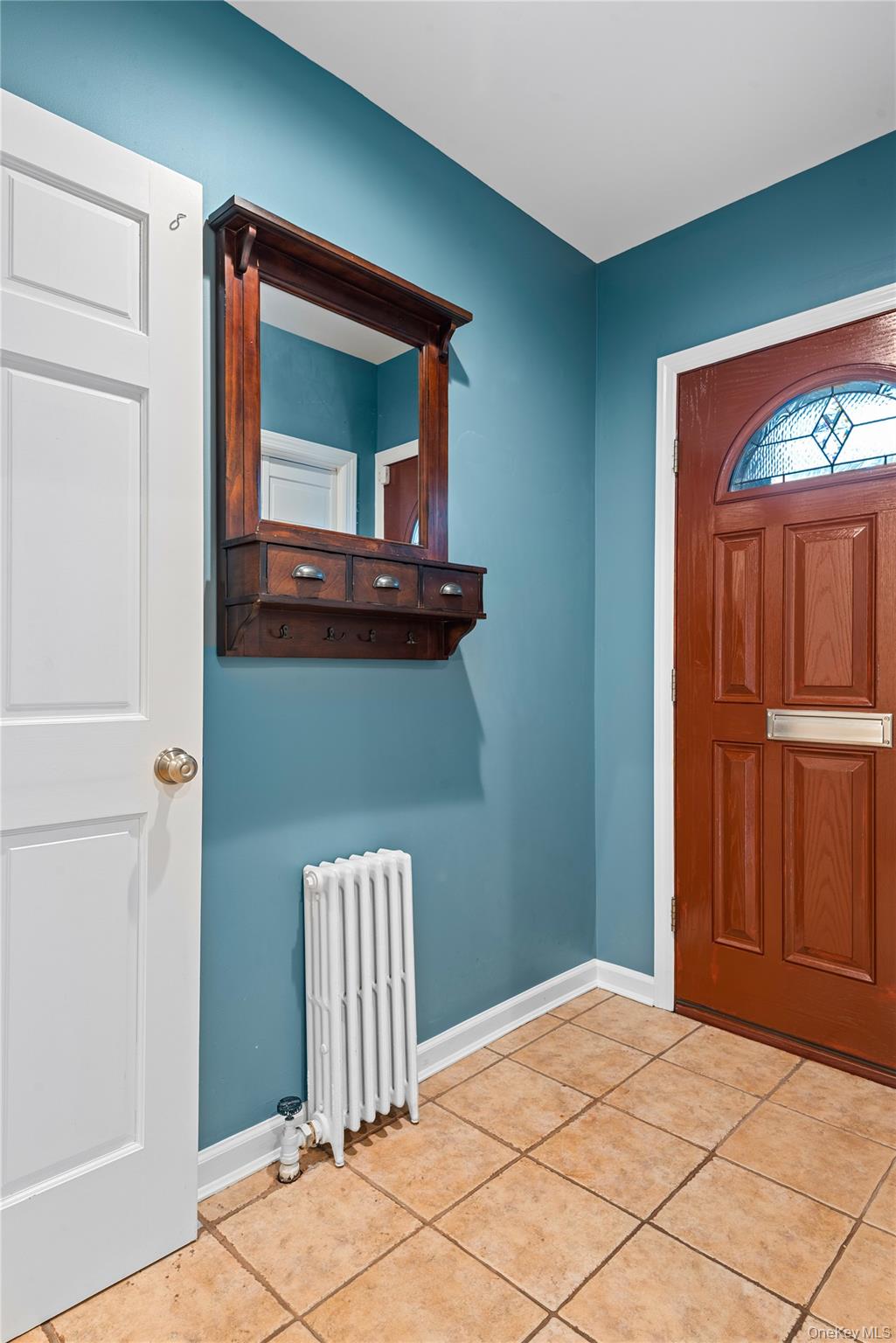 8921 Aubrey Avenue, Glendale, NY 11385