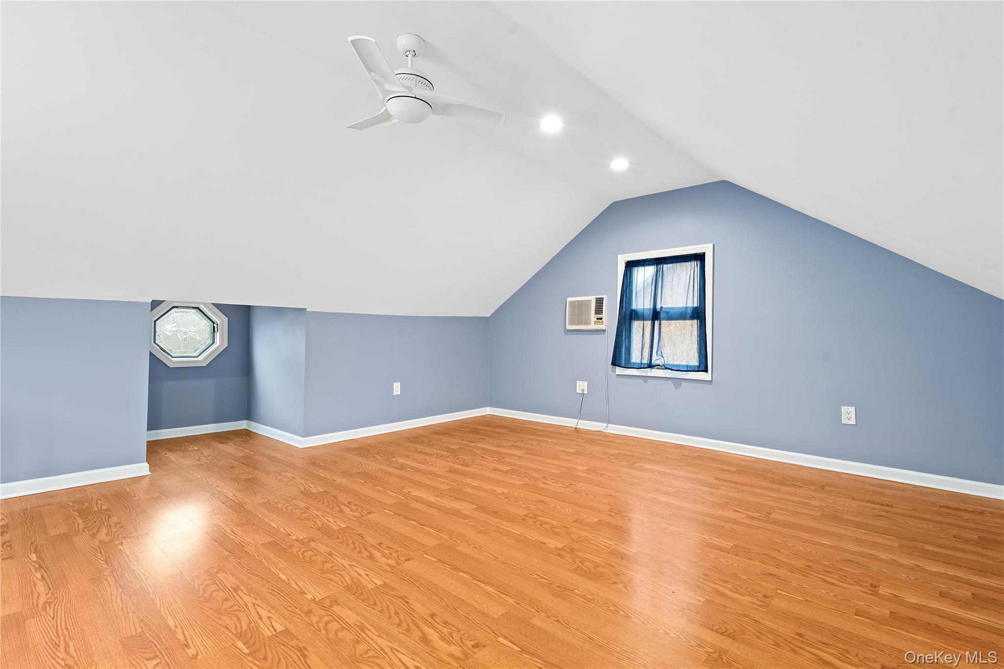 8921 Aubrey Avenue, Glendale, NY 11385