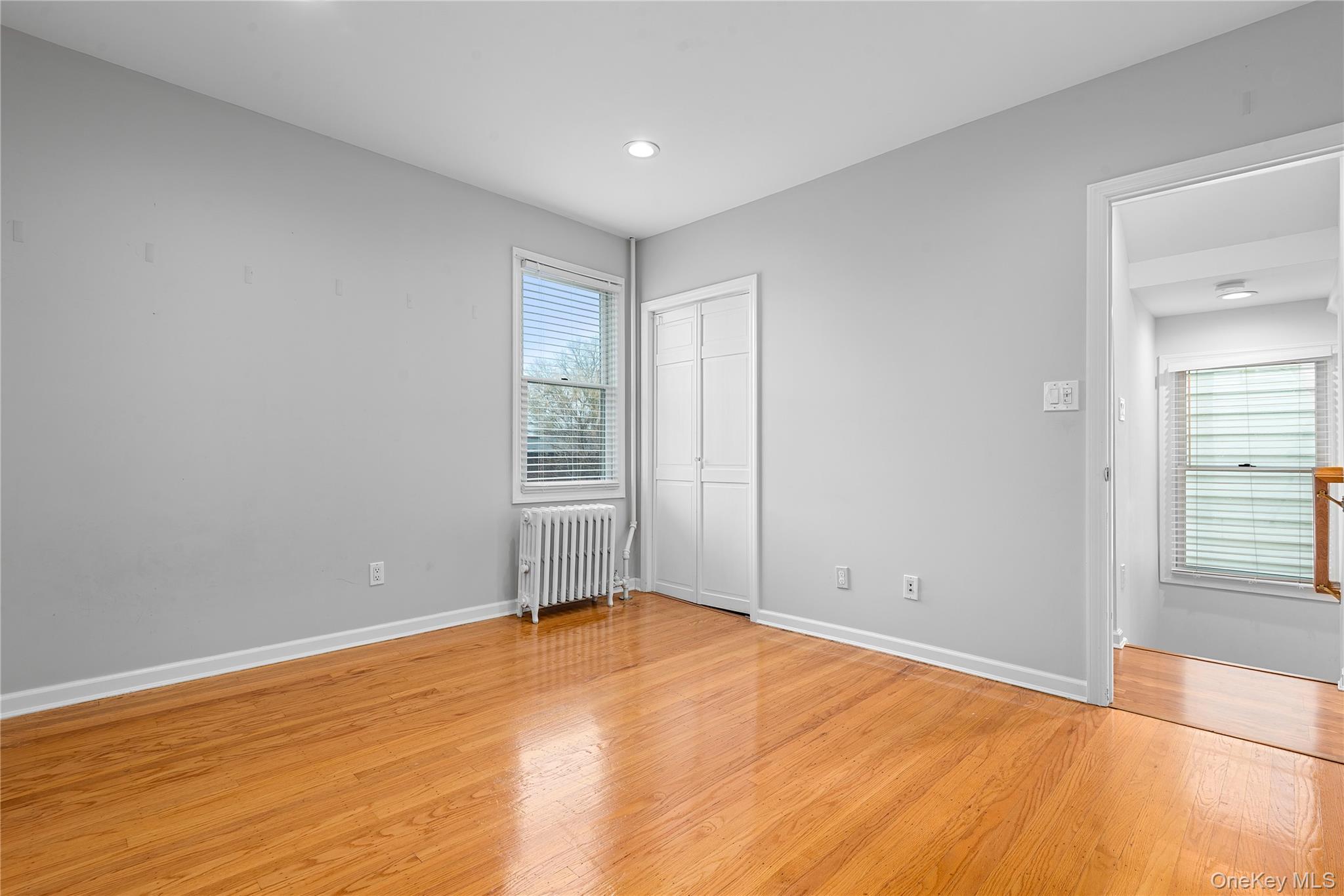 8921 Aubrey Avenue, Glendale, NY 11385