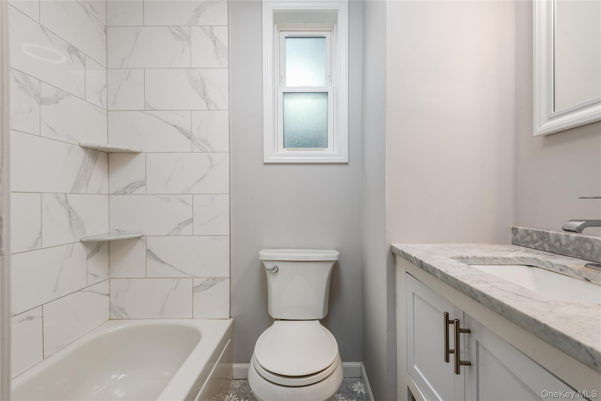 8921 Aubrey Avenue, Glendale, NY 11385