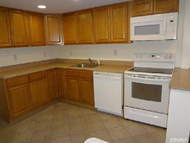 96 10th Avenue, Holtsville, NY 11742