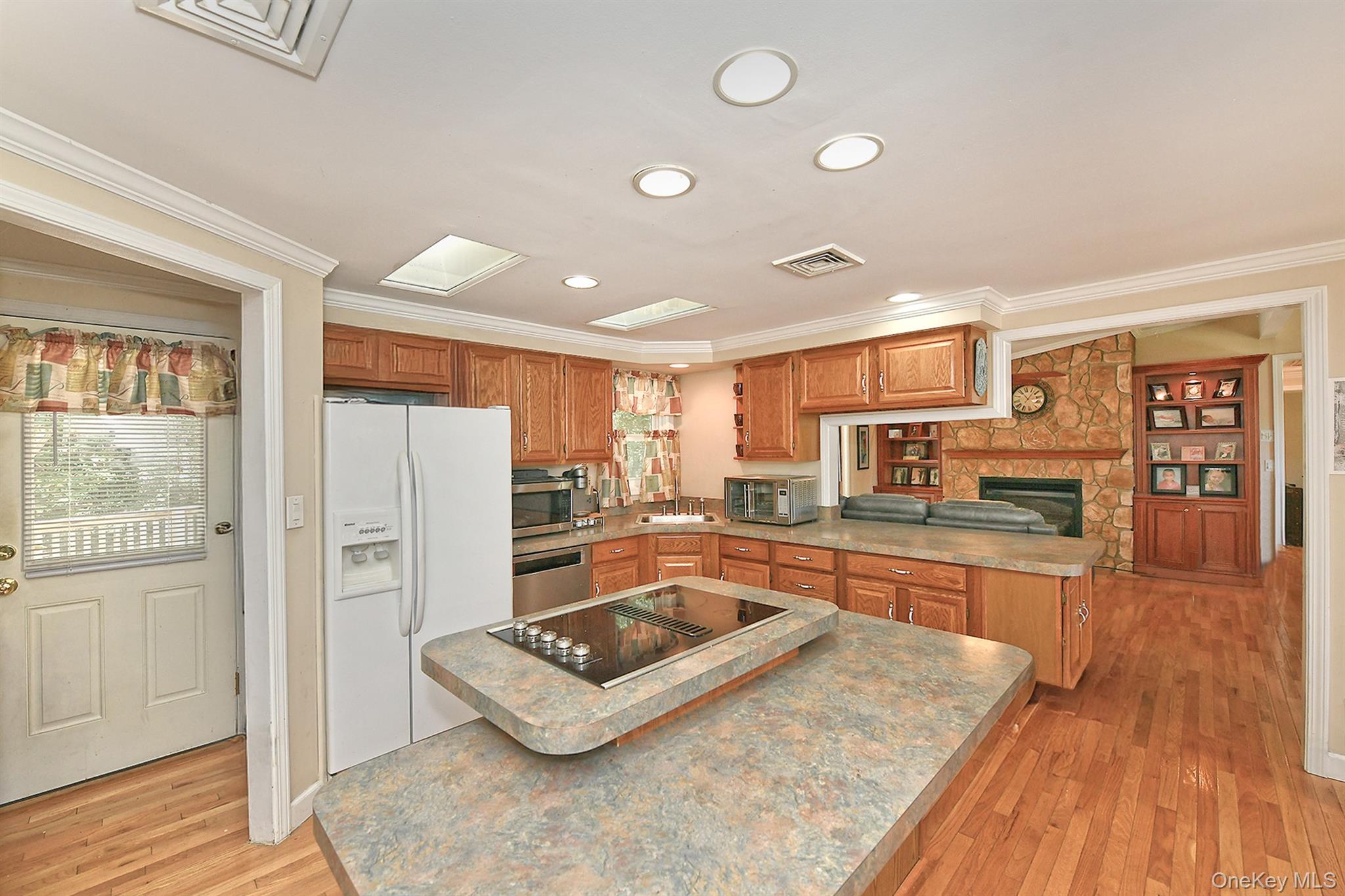 96 10th Avenue, Holtsville, NY 11742