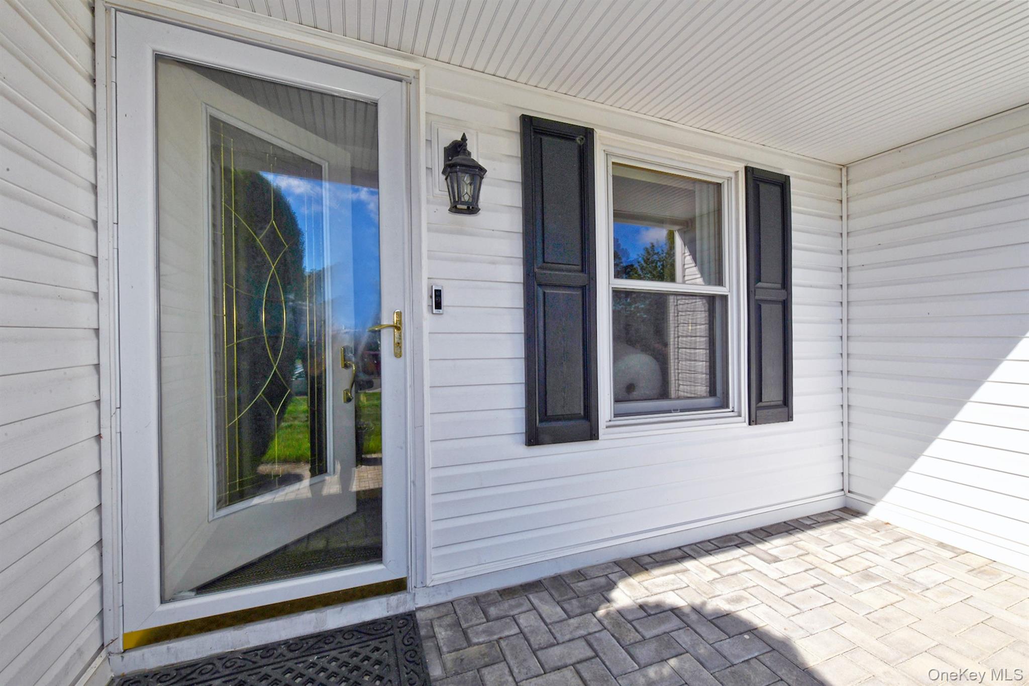 96 10th Avenue, Holtsville, NY 11742