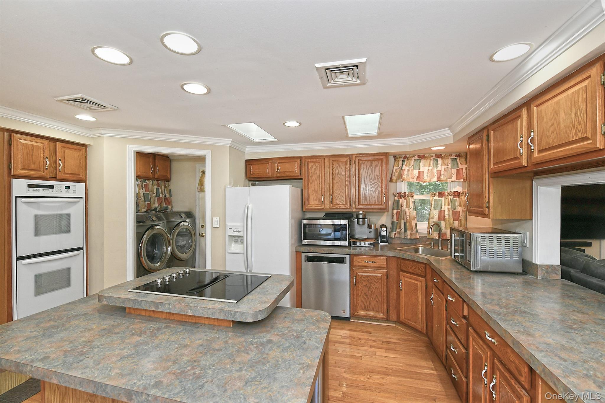 96 10th Avenue, Holtsville, NY 11742