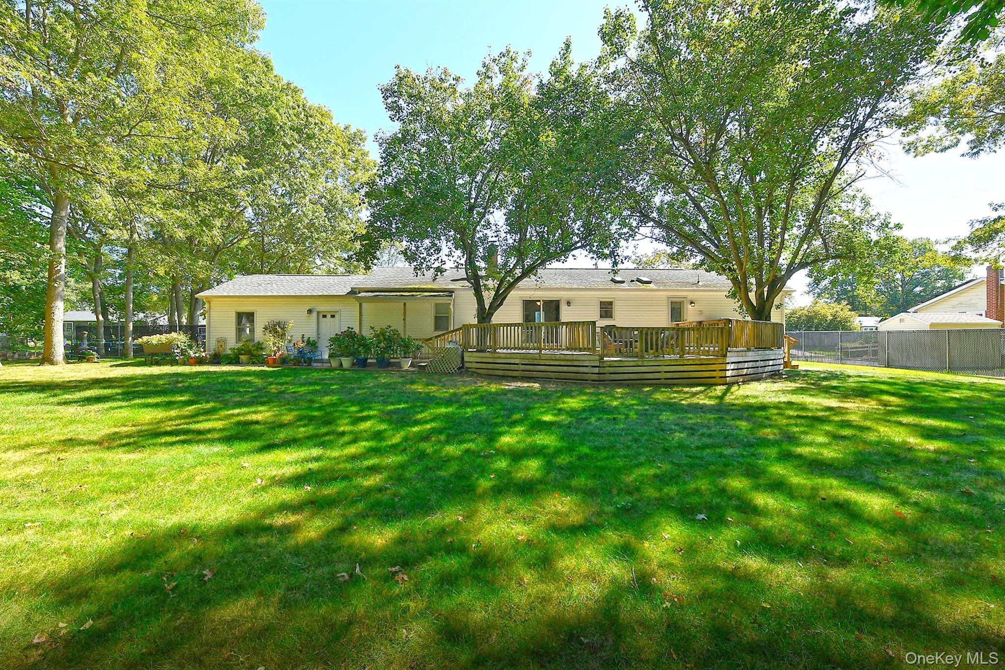 96 10th Avenue, Holtsville, NY 11742