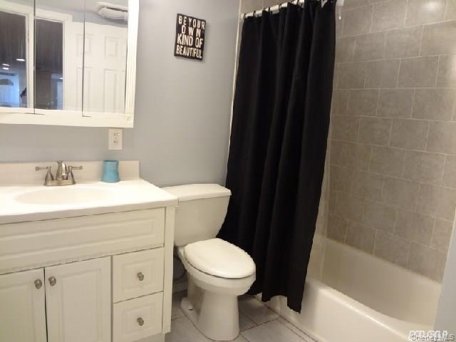 96 10th Avenue, Holtsville, NY 11742