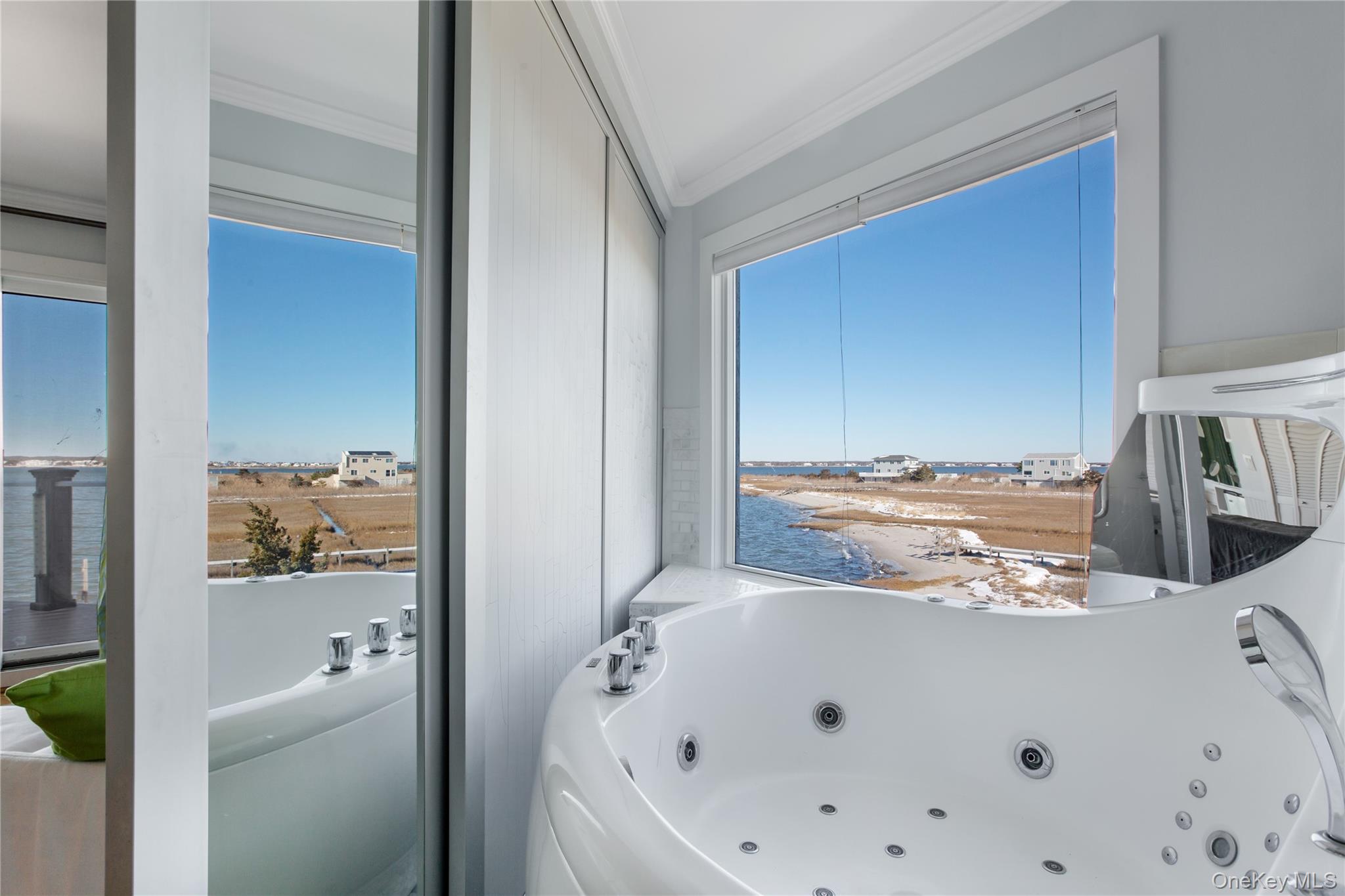 570 Dune Road, Westhampton Beach, NY 11978