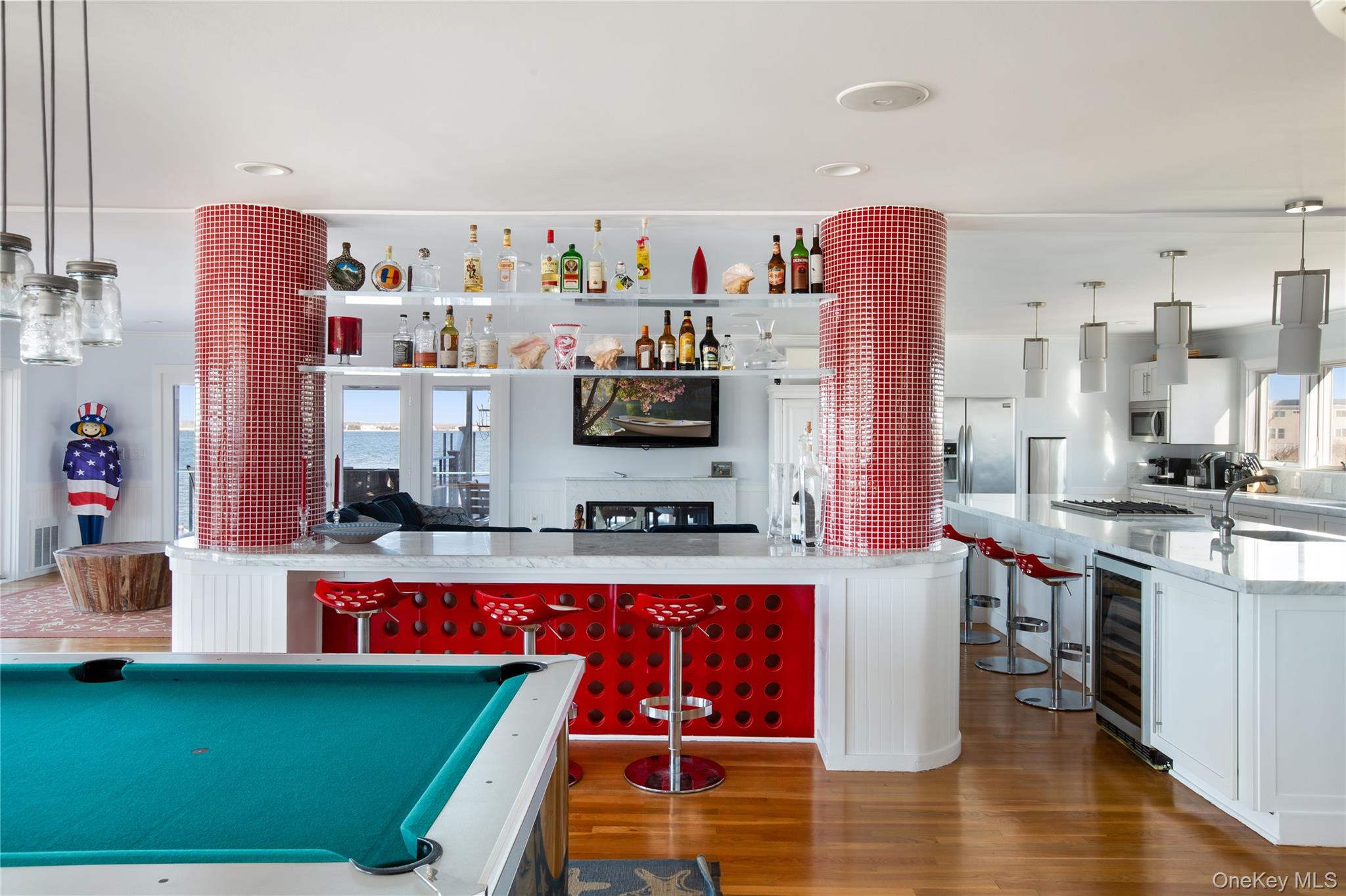 570 Dune Road, Westhampton Beach, NY 11978