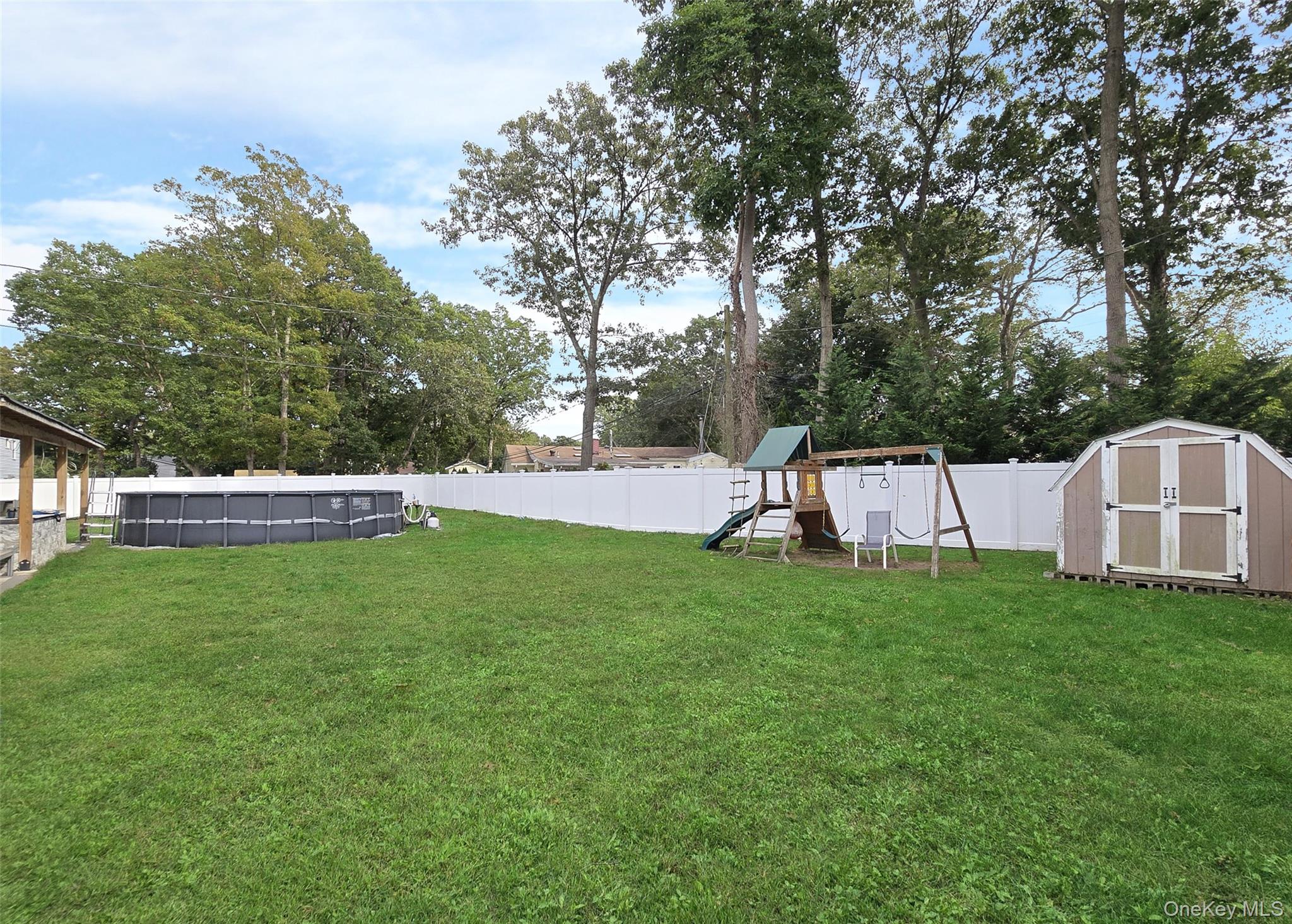 10 Hyde Lane, Coram, NY 11727