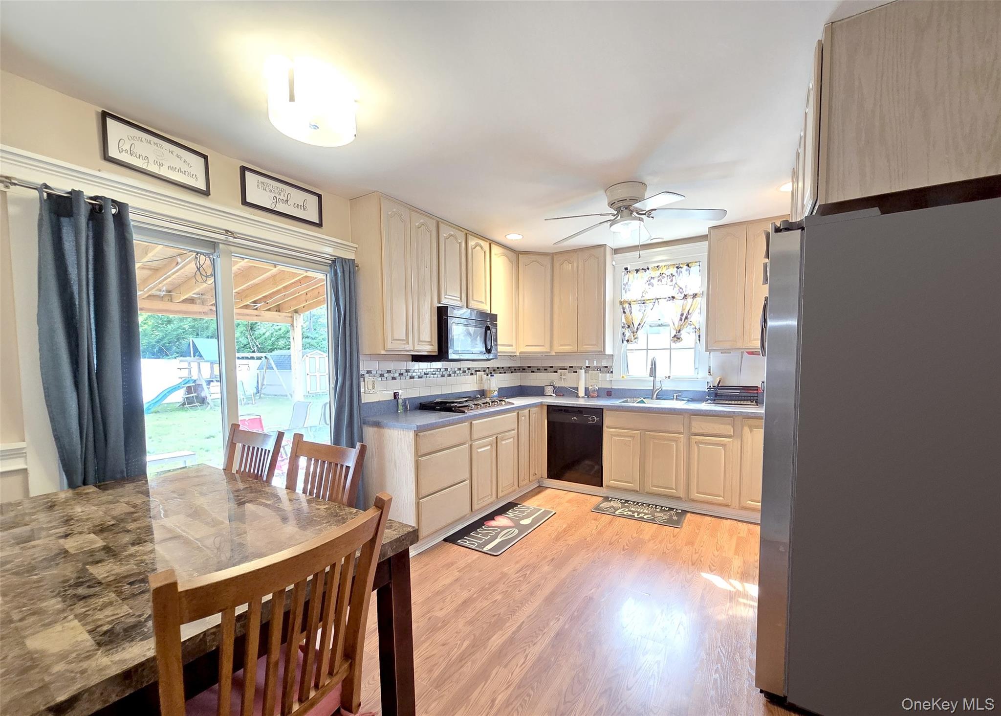 10 Hyde Lane, Coram, NY 11727