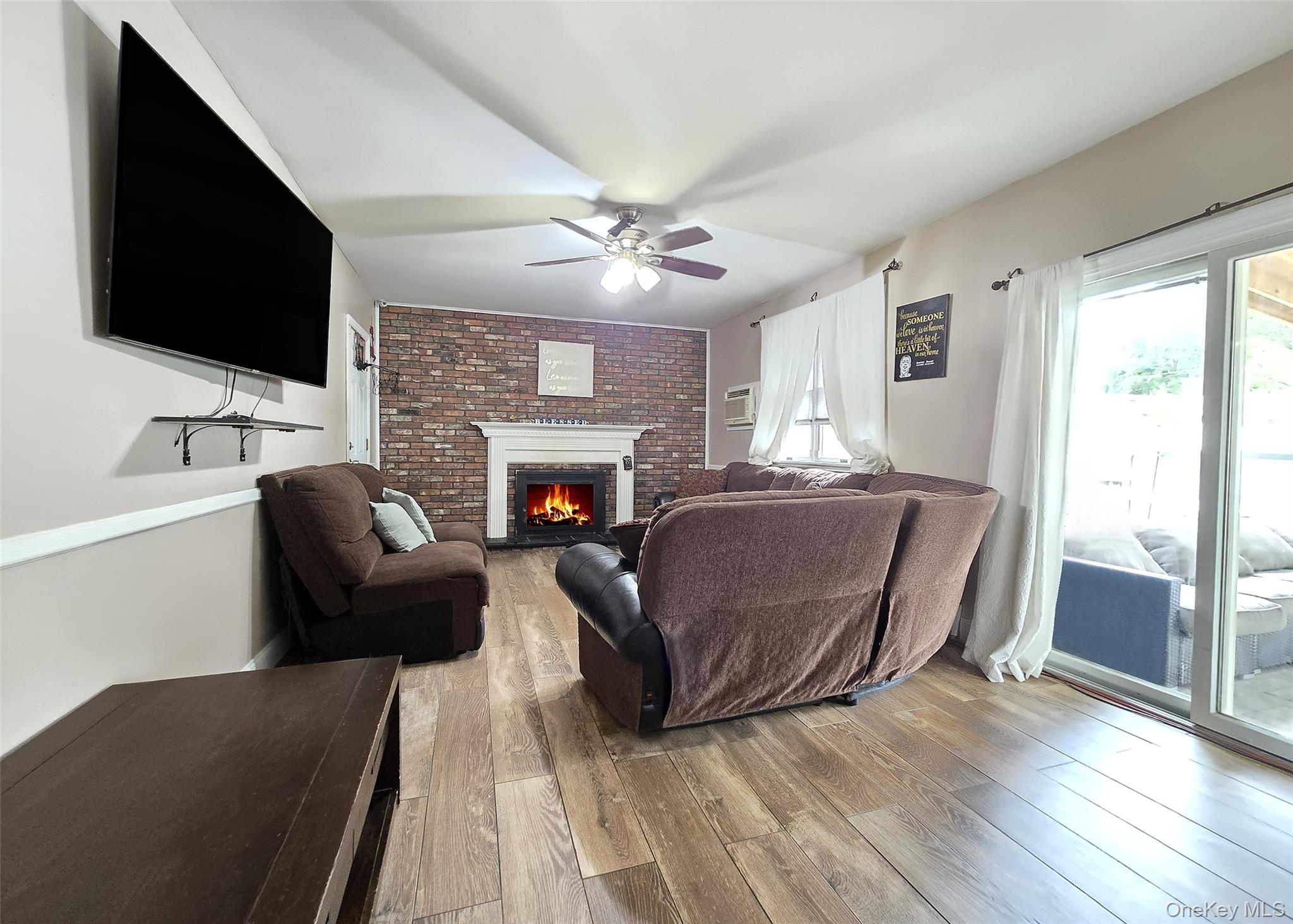 10 Hyde Lane, Coram, NY 11727