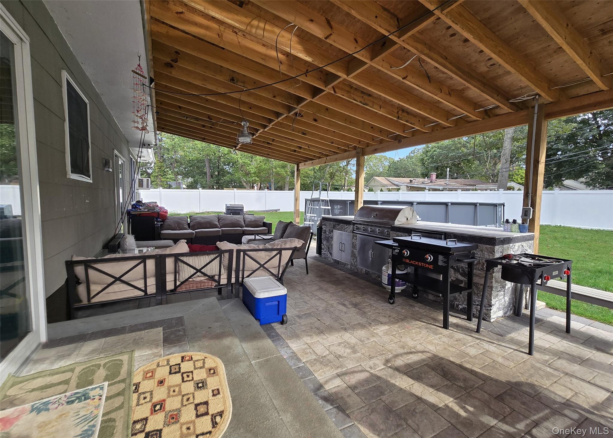 10 Hyde Lane, Coram, NY 11727