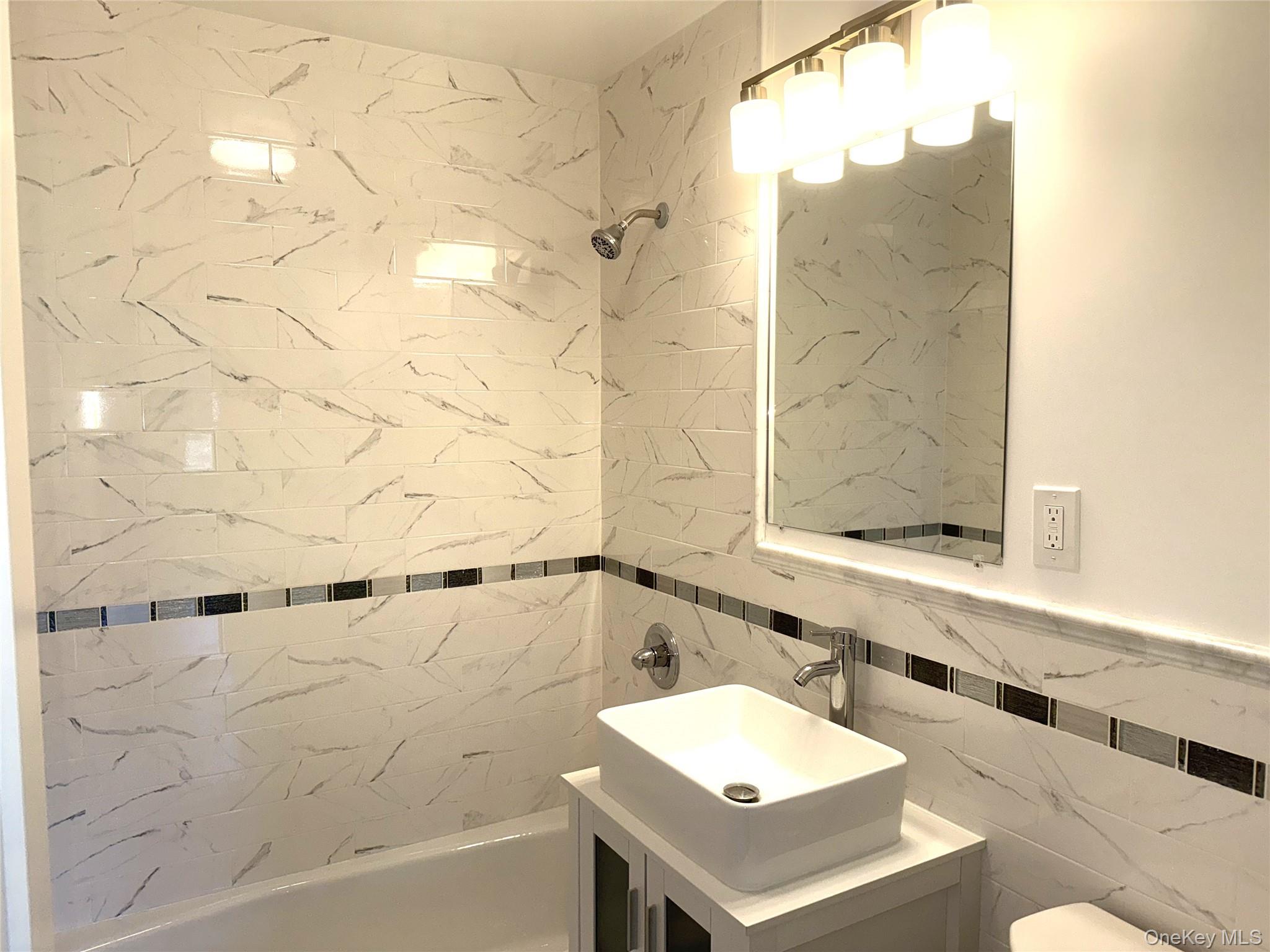 632 Warburton # 6K, Yonkers, NY 10701