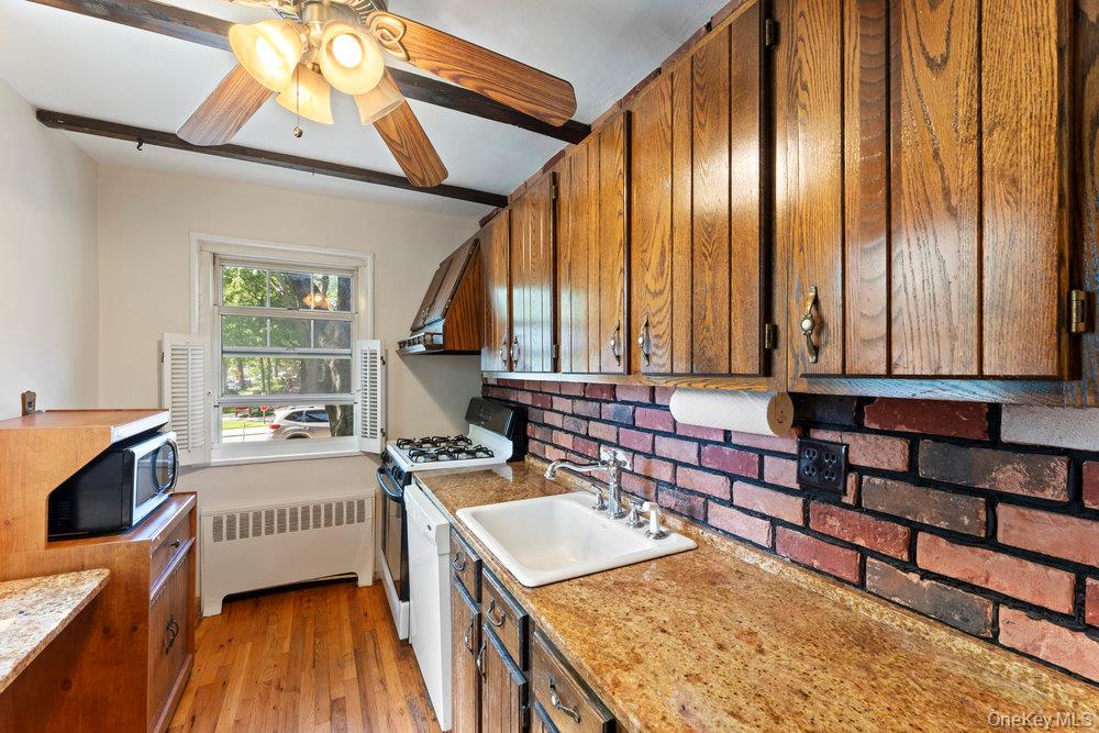 251-75 61st Avenue # #2-701, Little Neck, NY 11362