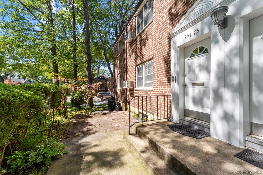 251-75 61st Avenue # #2-701, Little Neck, NY 11362