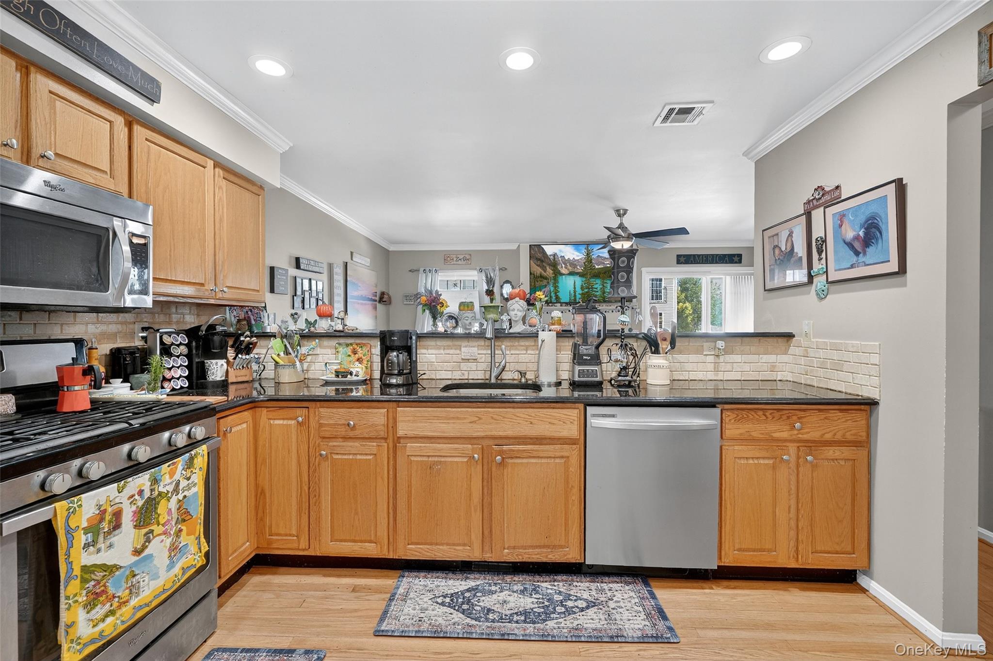 647 Minnieford Avenue, Bronx, NY 10464