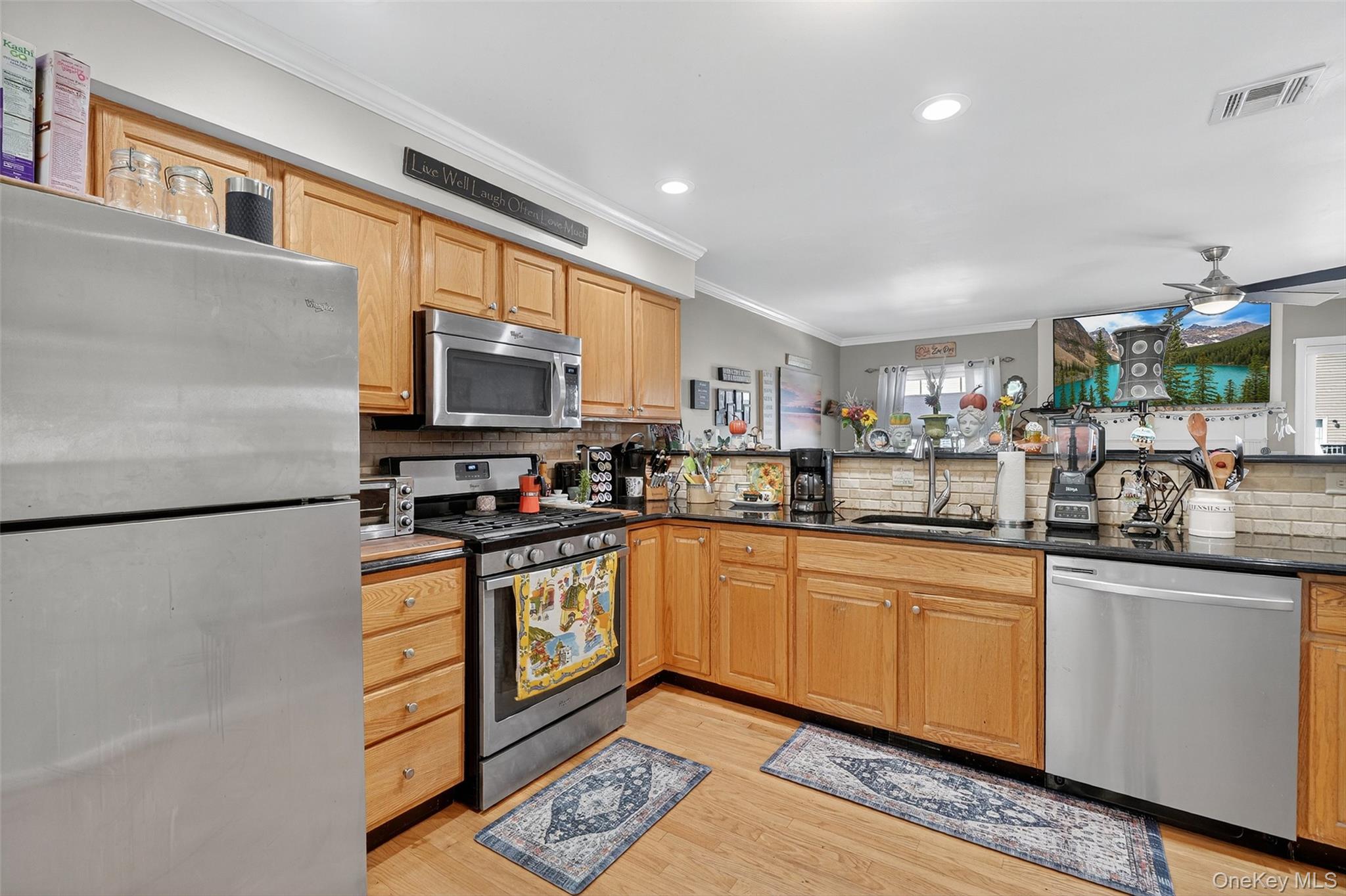 647 Minnieford Avenue, Bronx, NY 10464