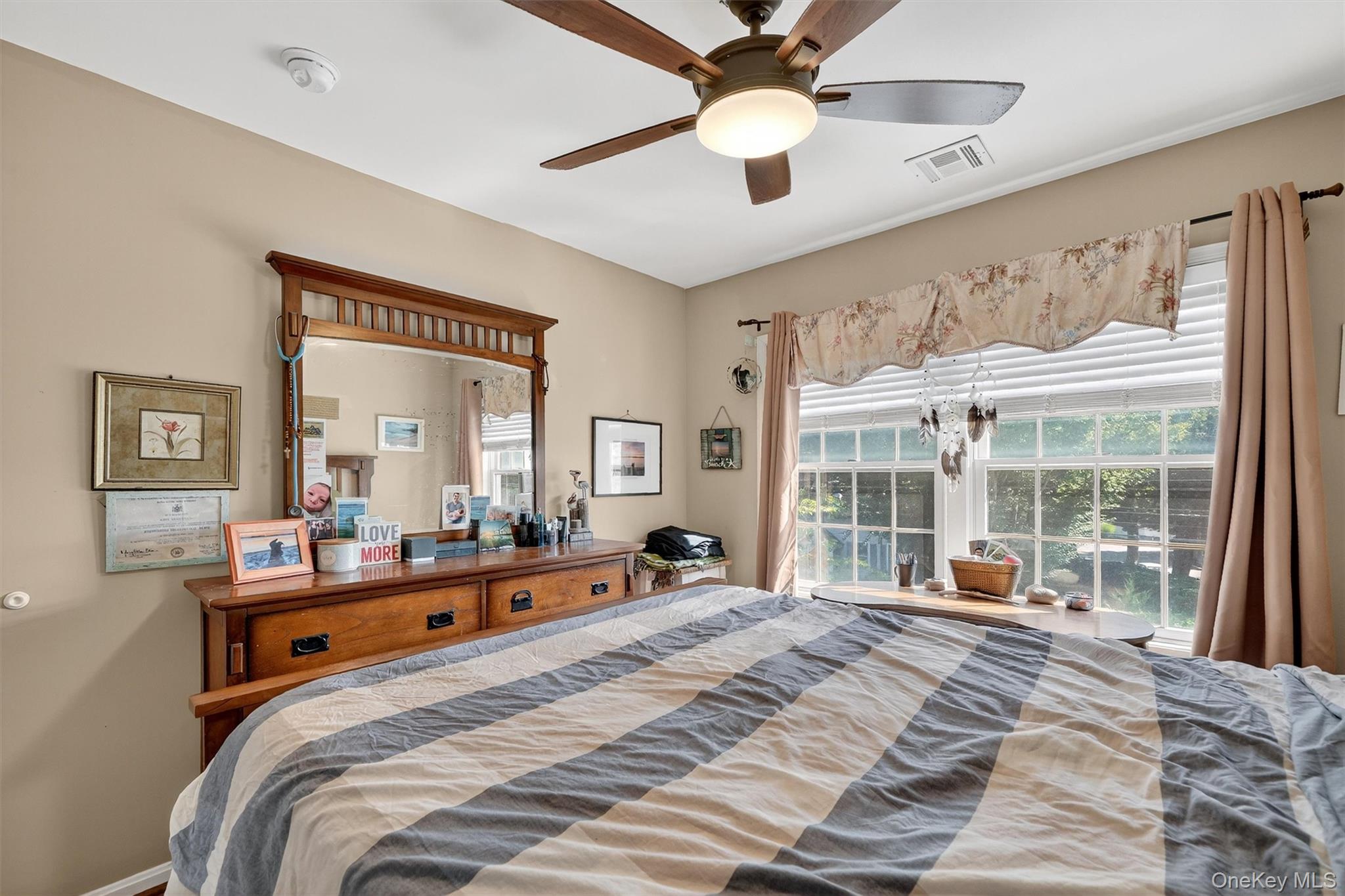 647 Minnieford Avenue, Bronx, NY 10464