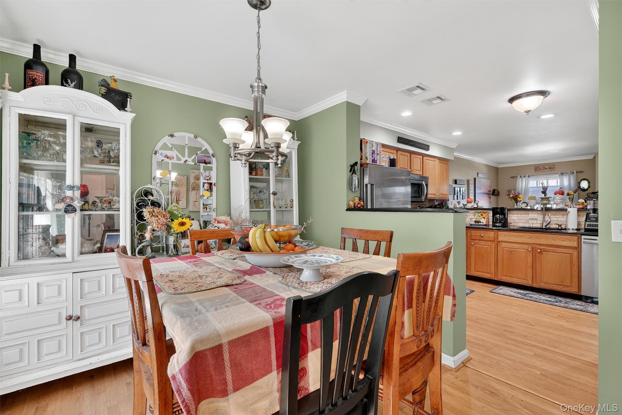 647 Minnieford Avenue, Bronx, NY 10464