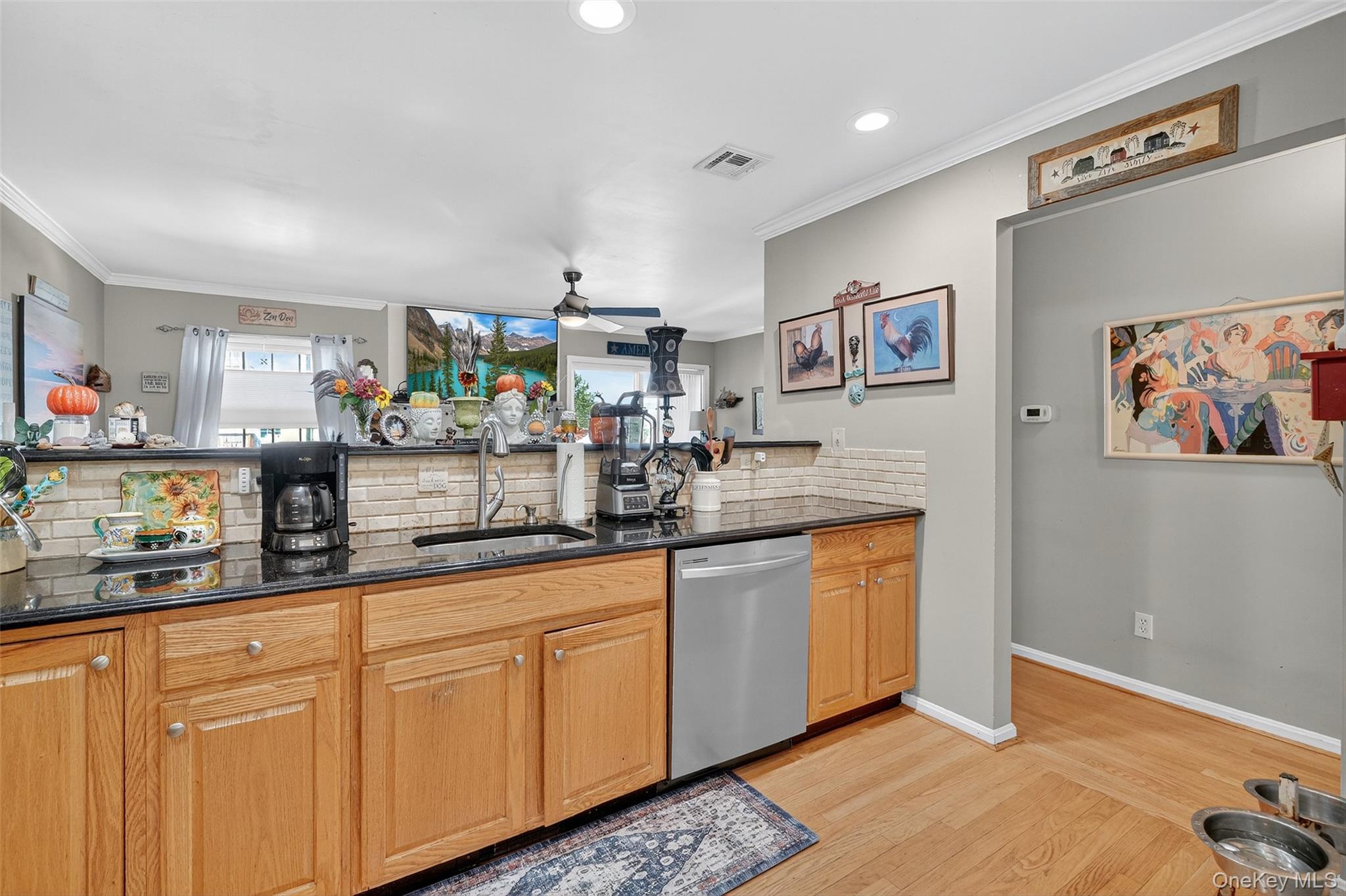 647 Minnieford Avenue, Bronx, NY 10464