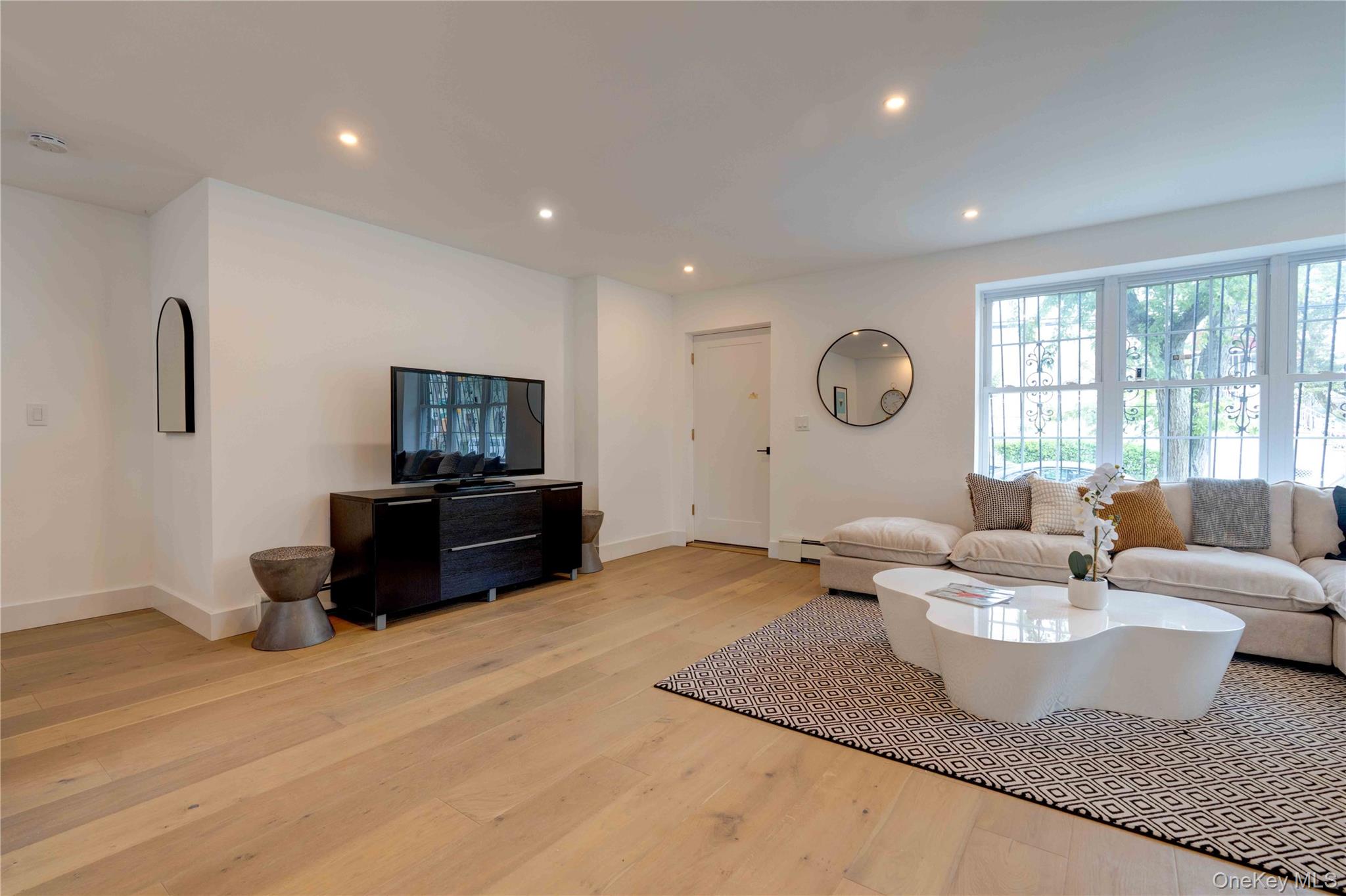 1056 E 215th Street, Bronx, NY 10469