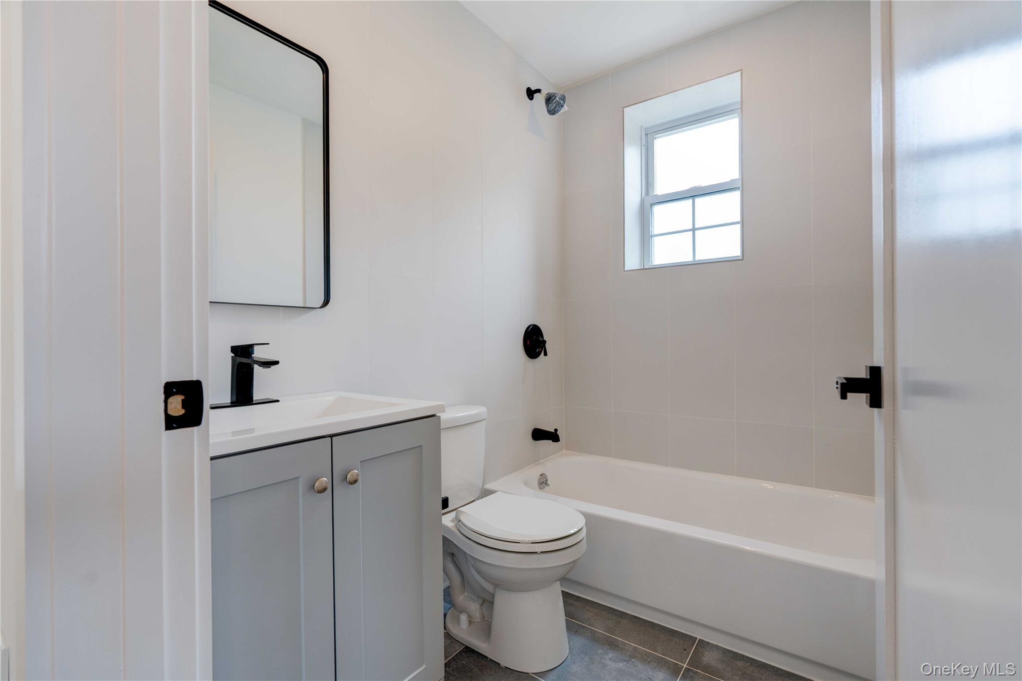 1056 E 215th Street, Bronx, NY 10469