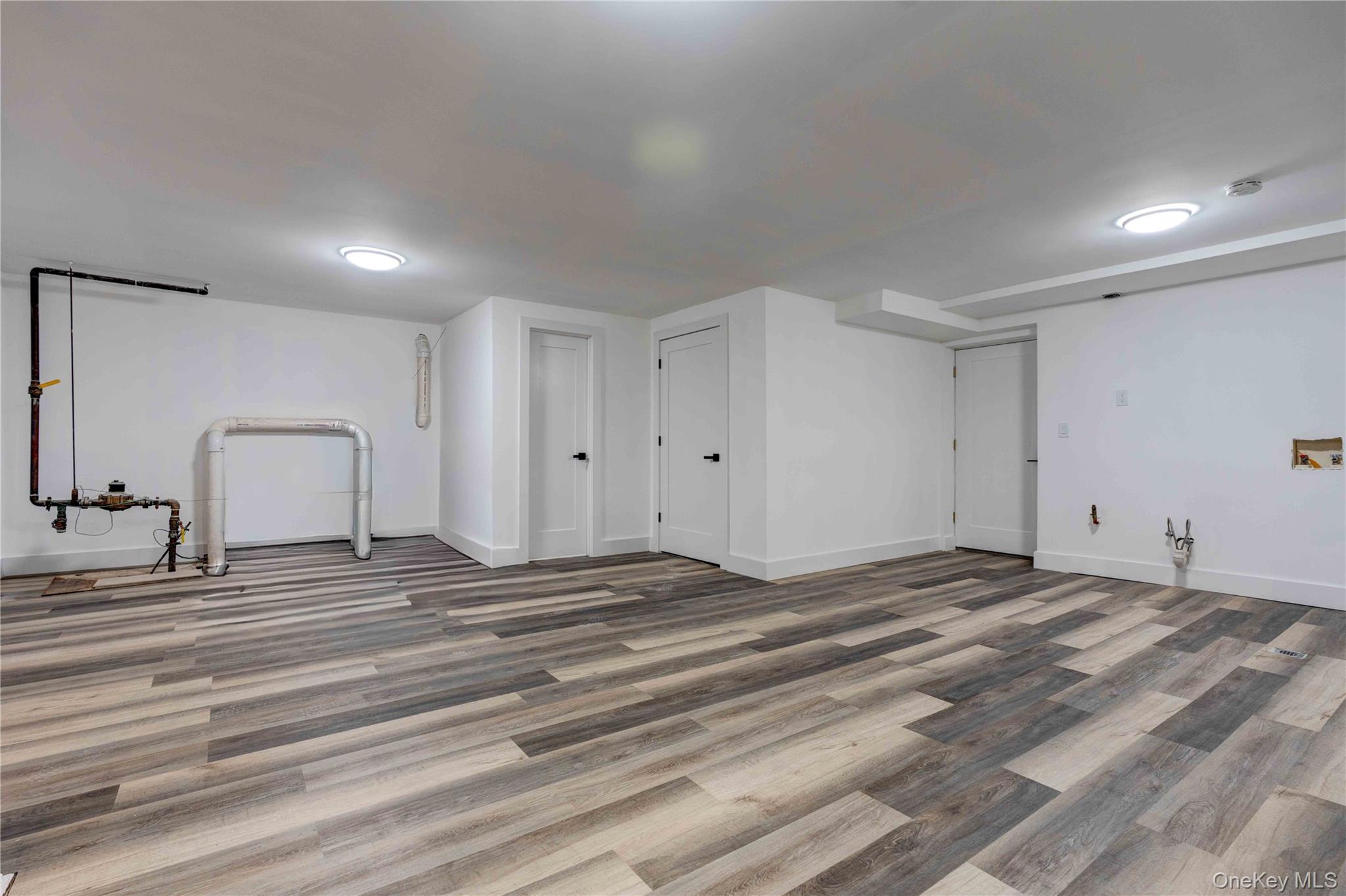 1056 E 215th Street, Bronx, NY 10469