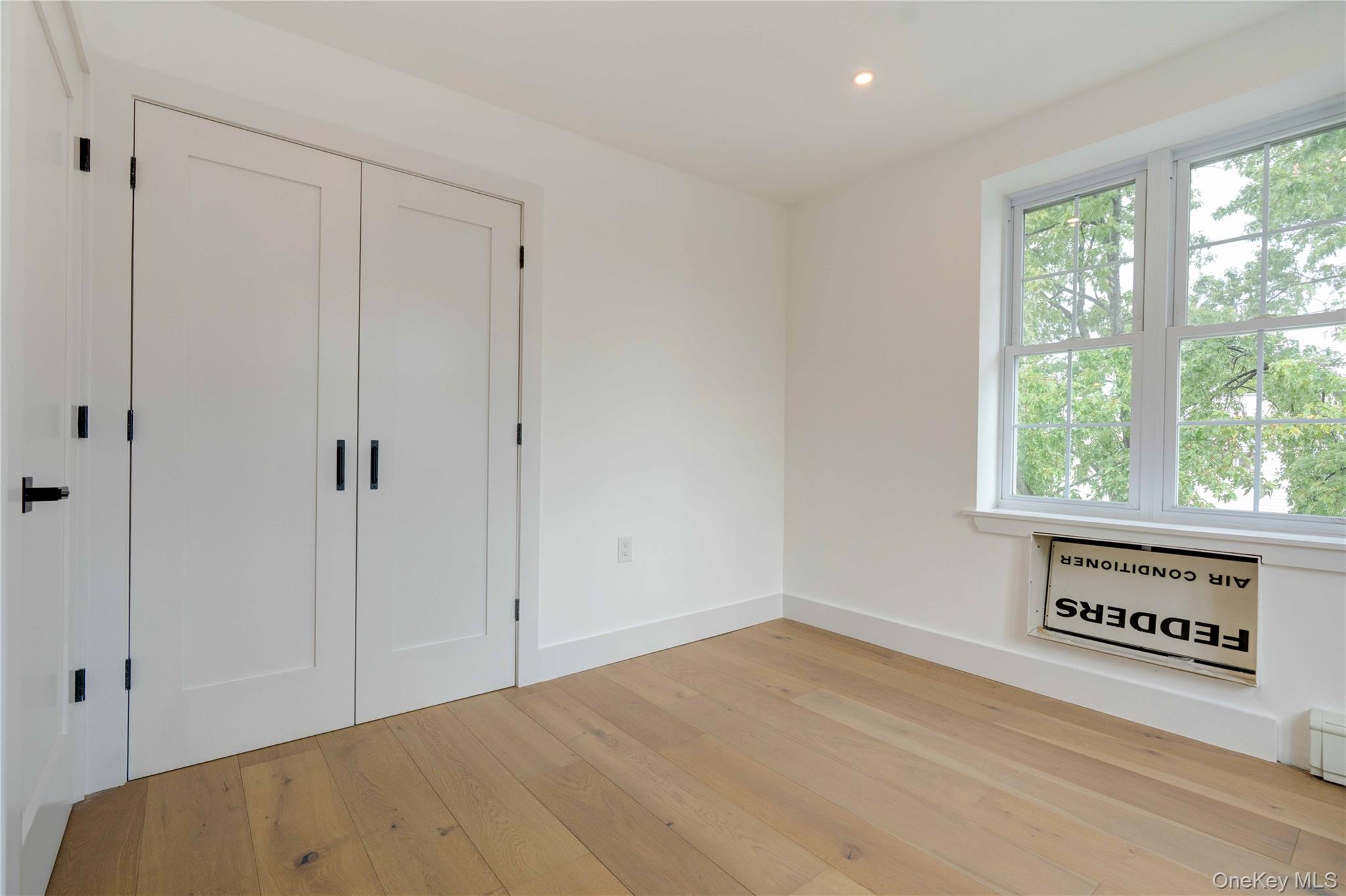 1056 E 215th Street, Bronx, NY 10469