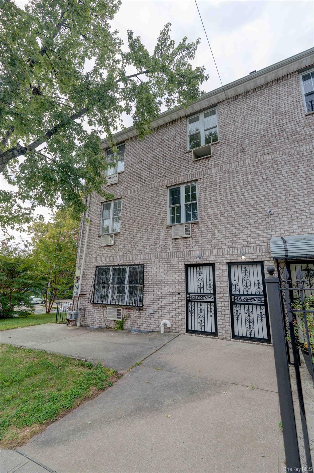 1056 E 215th Street, Bronx, NY 10469