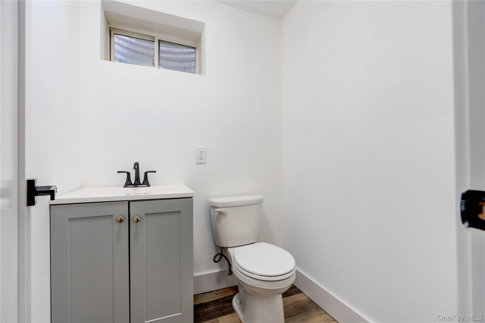 1056 E 215th Street, Bronx, NY 10469