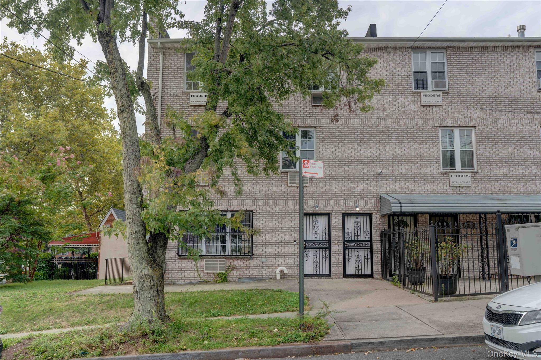 1056 E 215th Street, Bronx, NY 10469