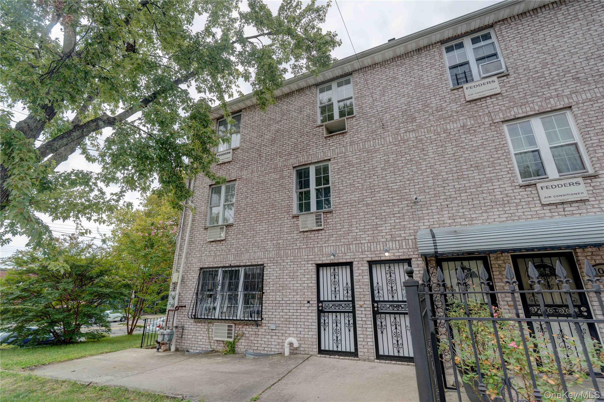 1056 E 215th Street, Bronx, NY 10469