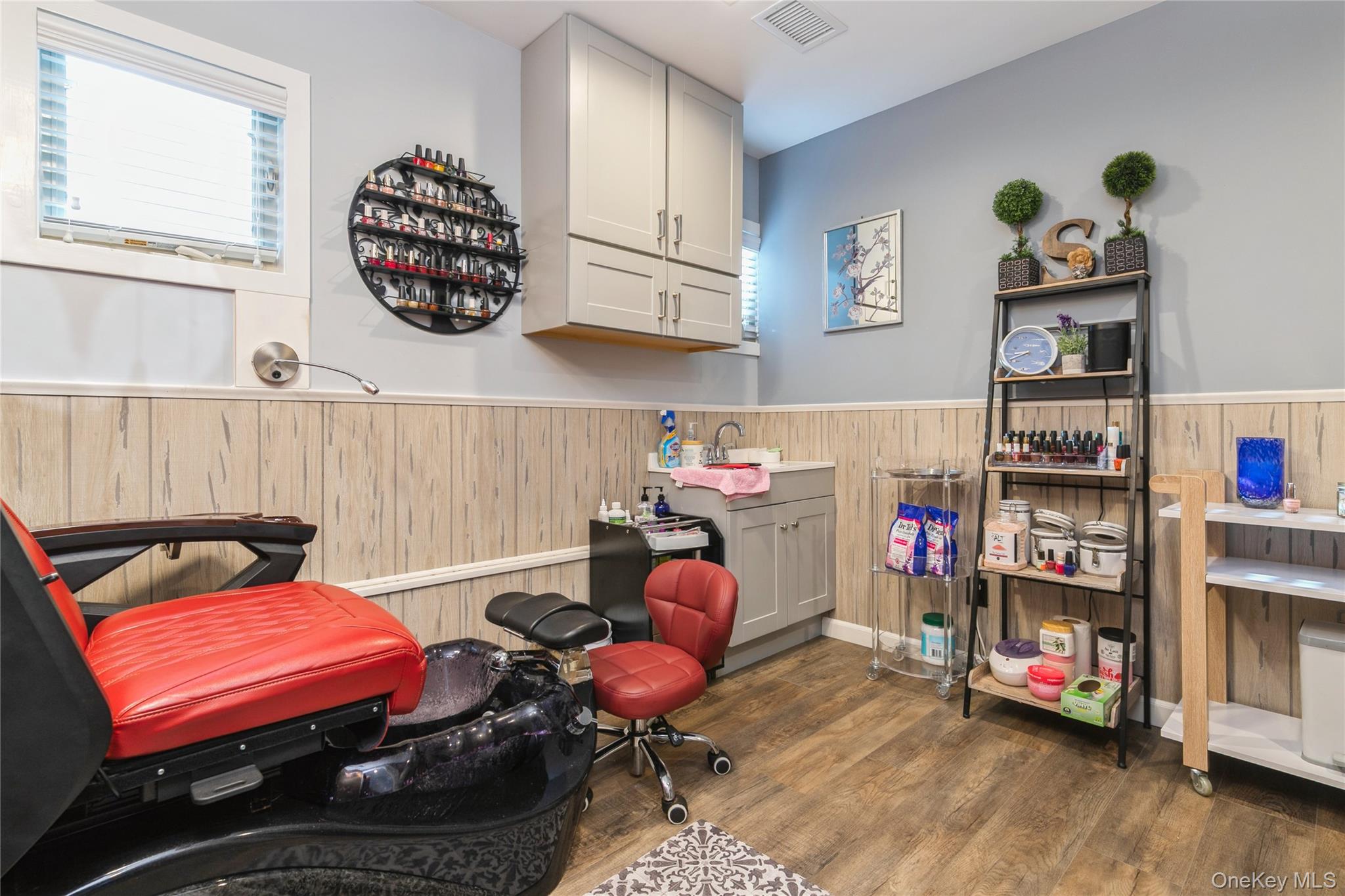 1420 Montauk Highway, Oakdale, NY 11769