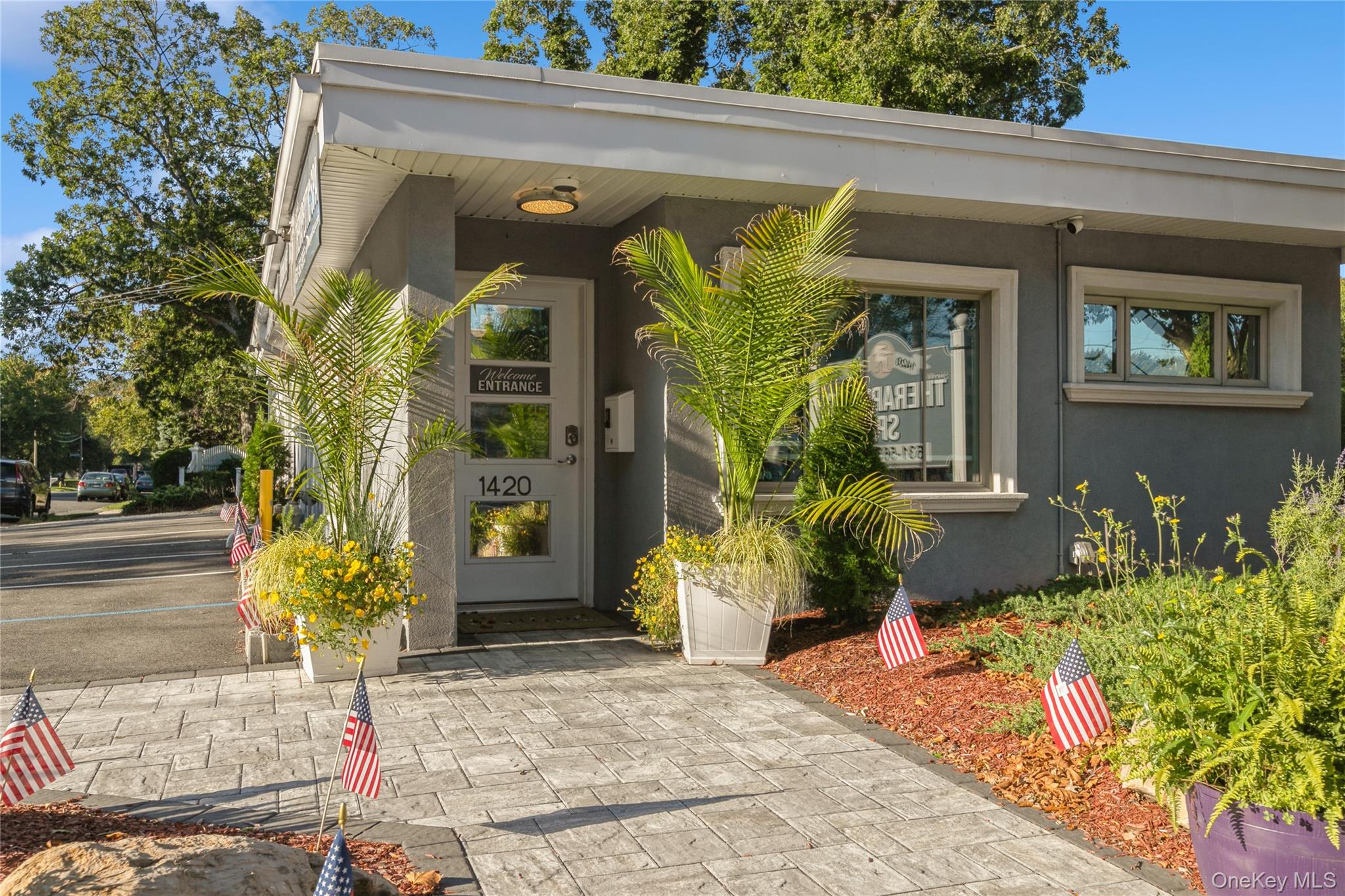 1420 Montauk Highway, Oakdale, NY 11769