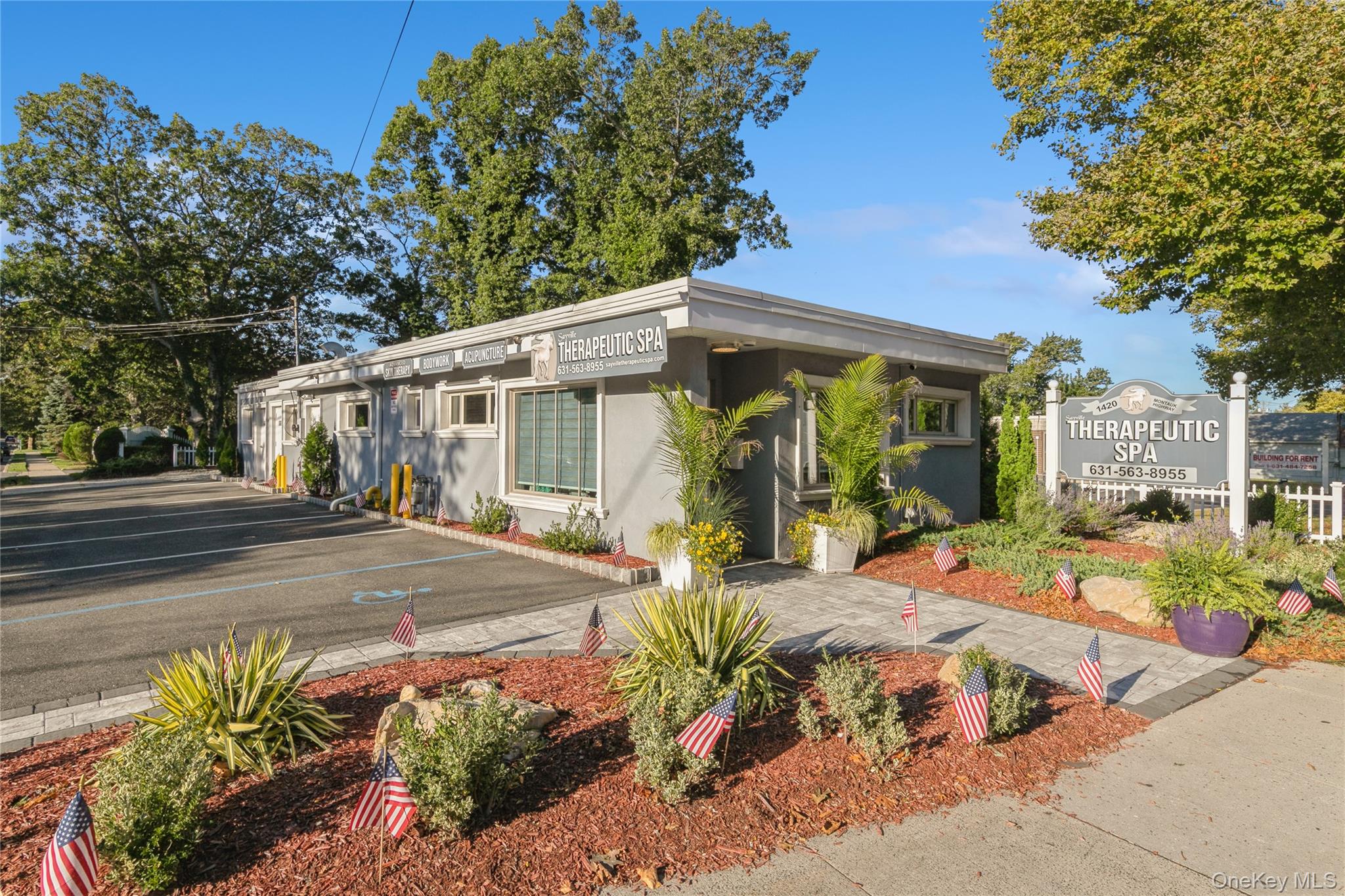 1420 Montauk Highway, Oakdale, NY 11769