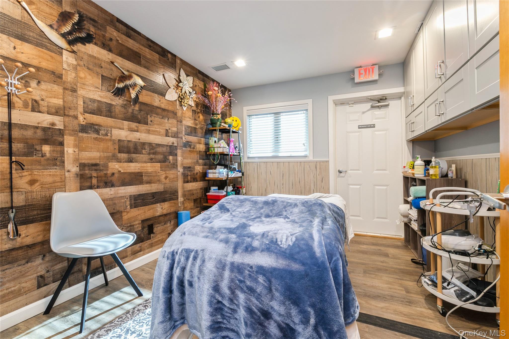 1420 Montauk Highway, Oakdale, NY 11769