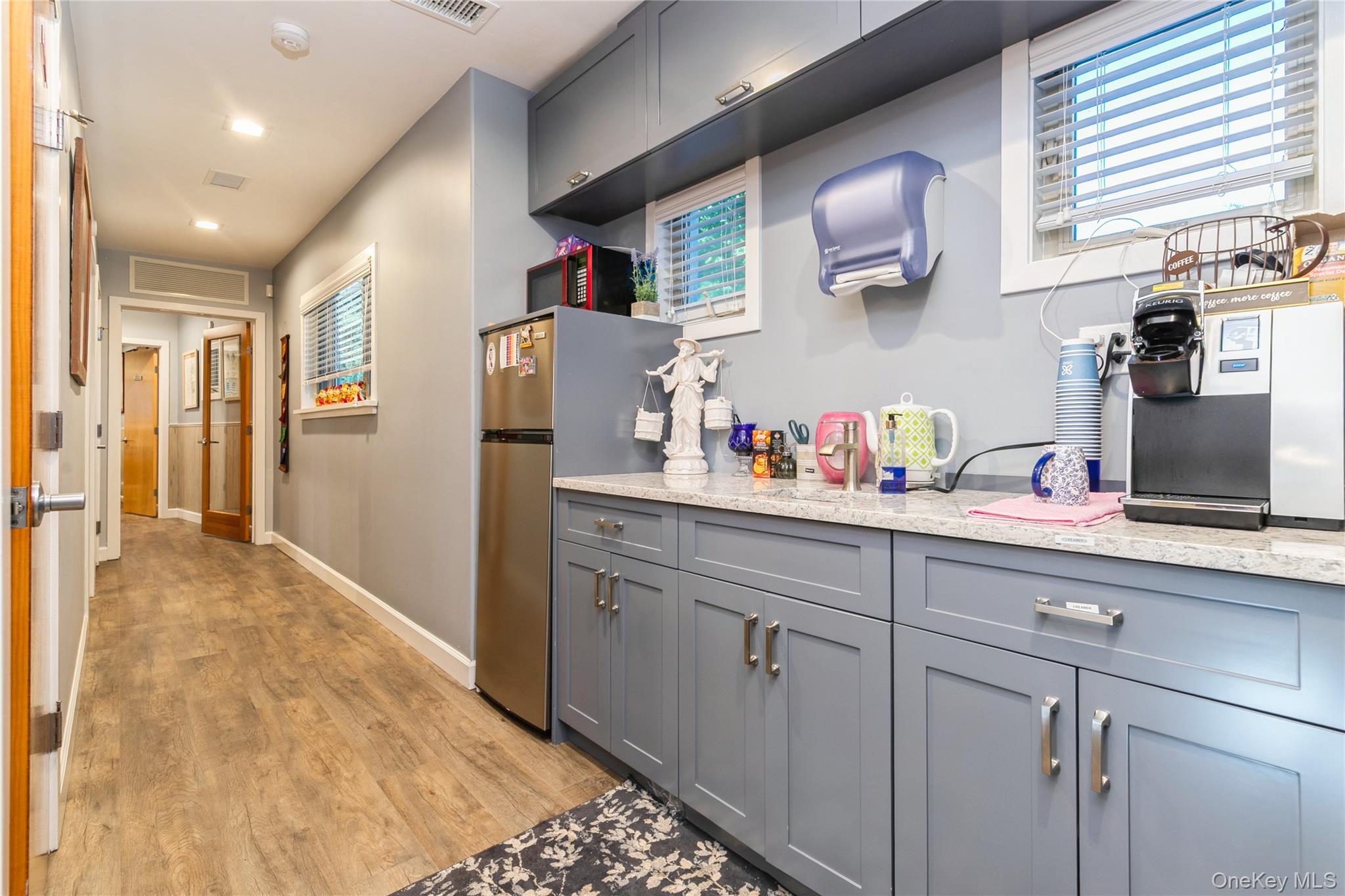 1420 Montauk Highway, Oakdale, NY 11769