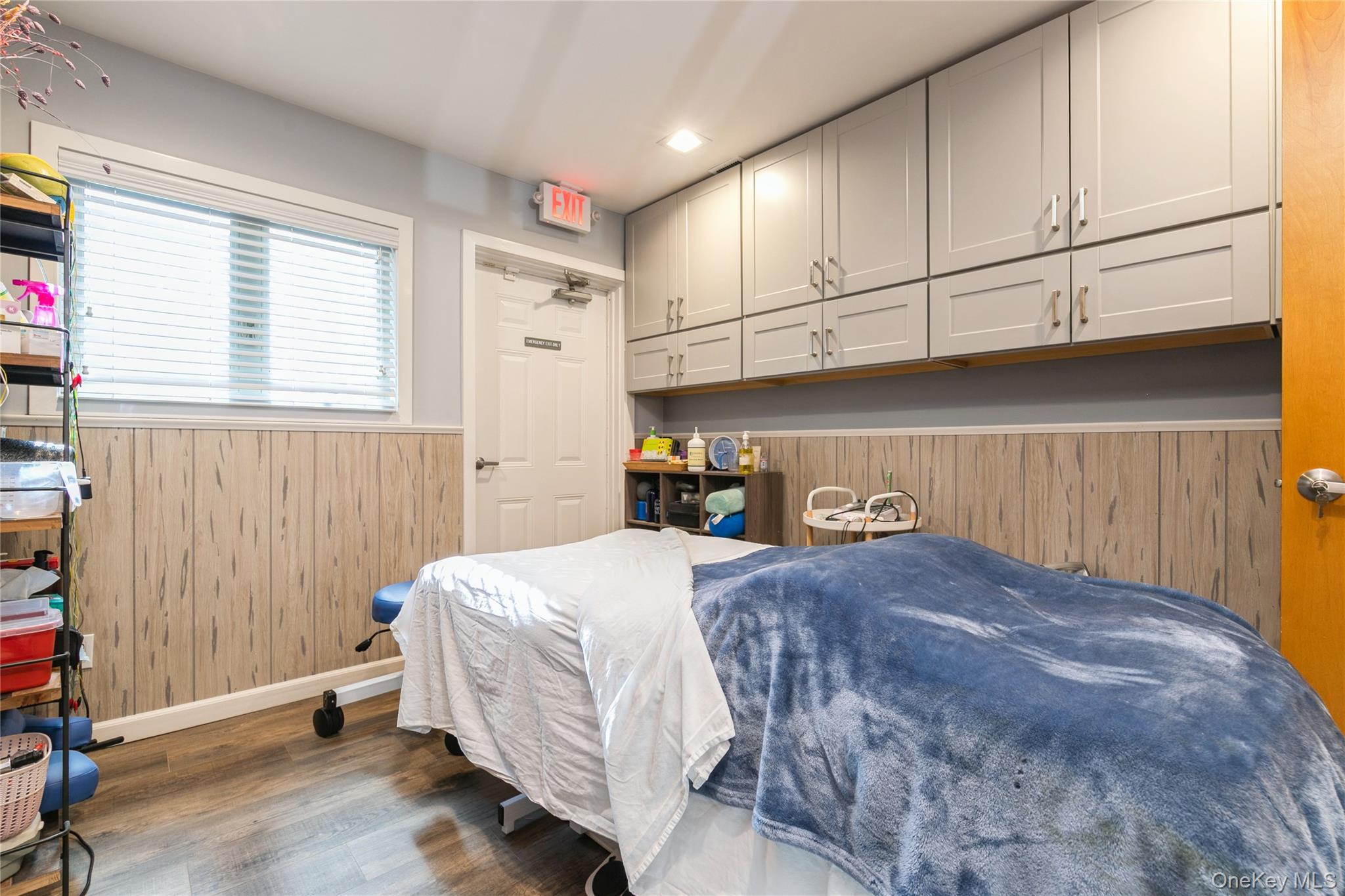 1420 Montauk Highway, Oakdale, NY 11769