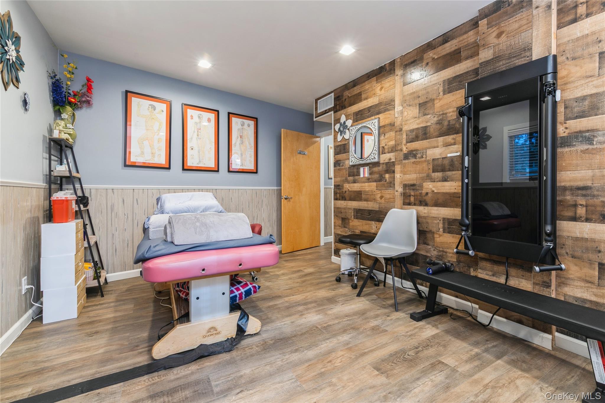 1420 Montauk Highway, Oakdale, NY 11769