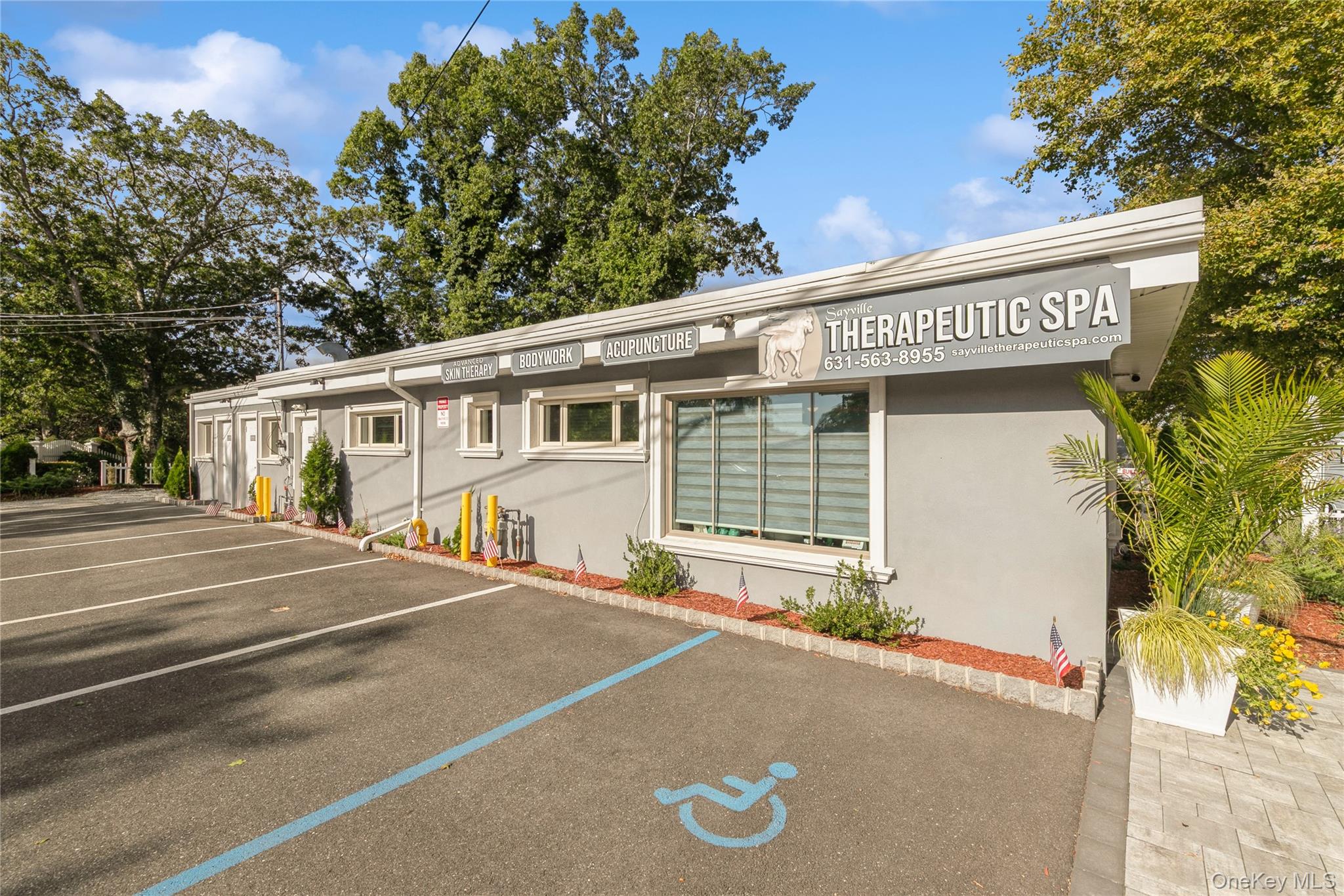 1420 Montauk Highway, Oakdale, NY 11769