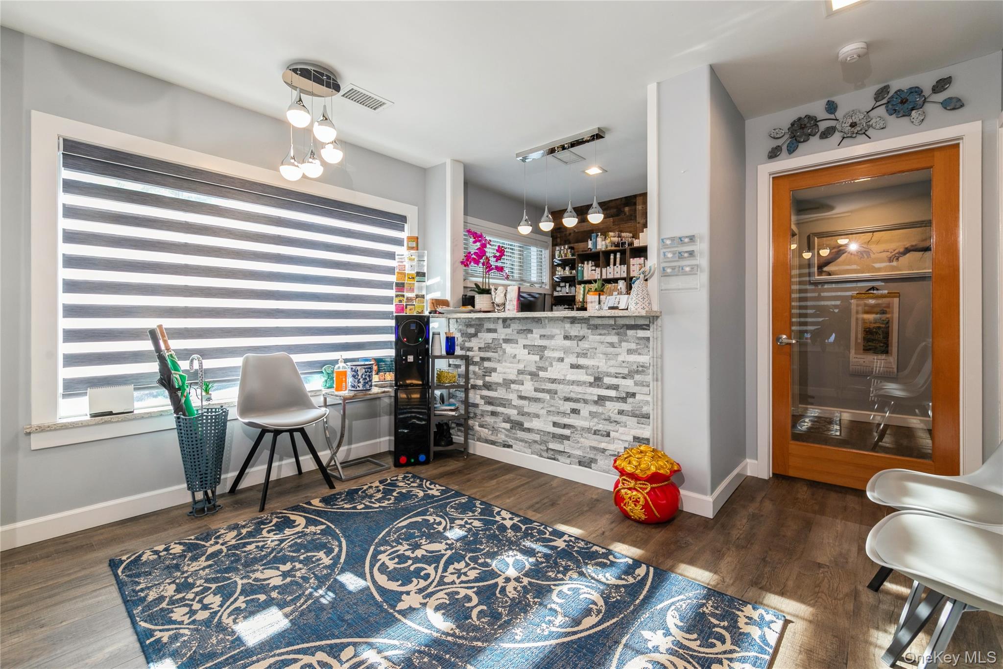 1420 Montauk Highway, Oakdale, NY 11769