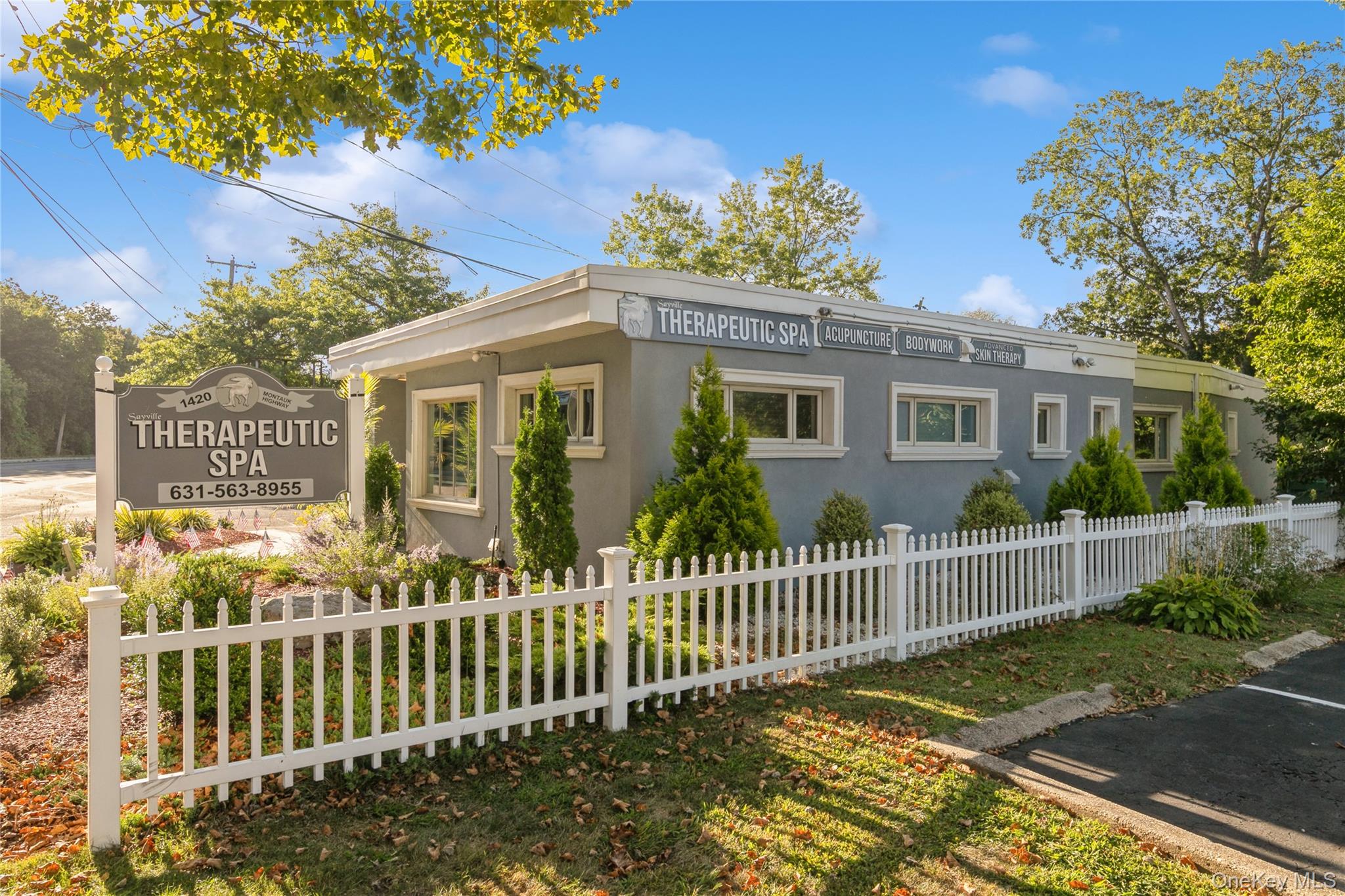 1420 Montauk Highway, Oakdale, NY 11769