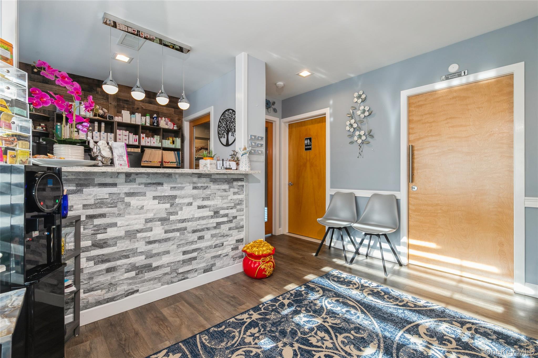 1420 Montauk Highway, Oakdale, NY 11769